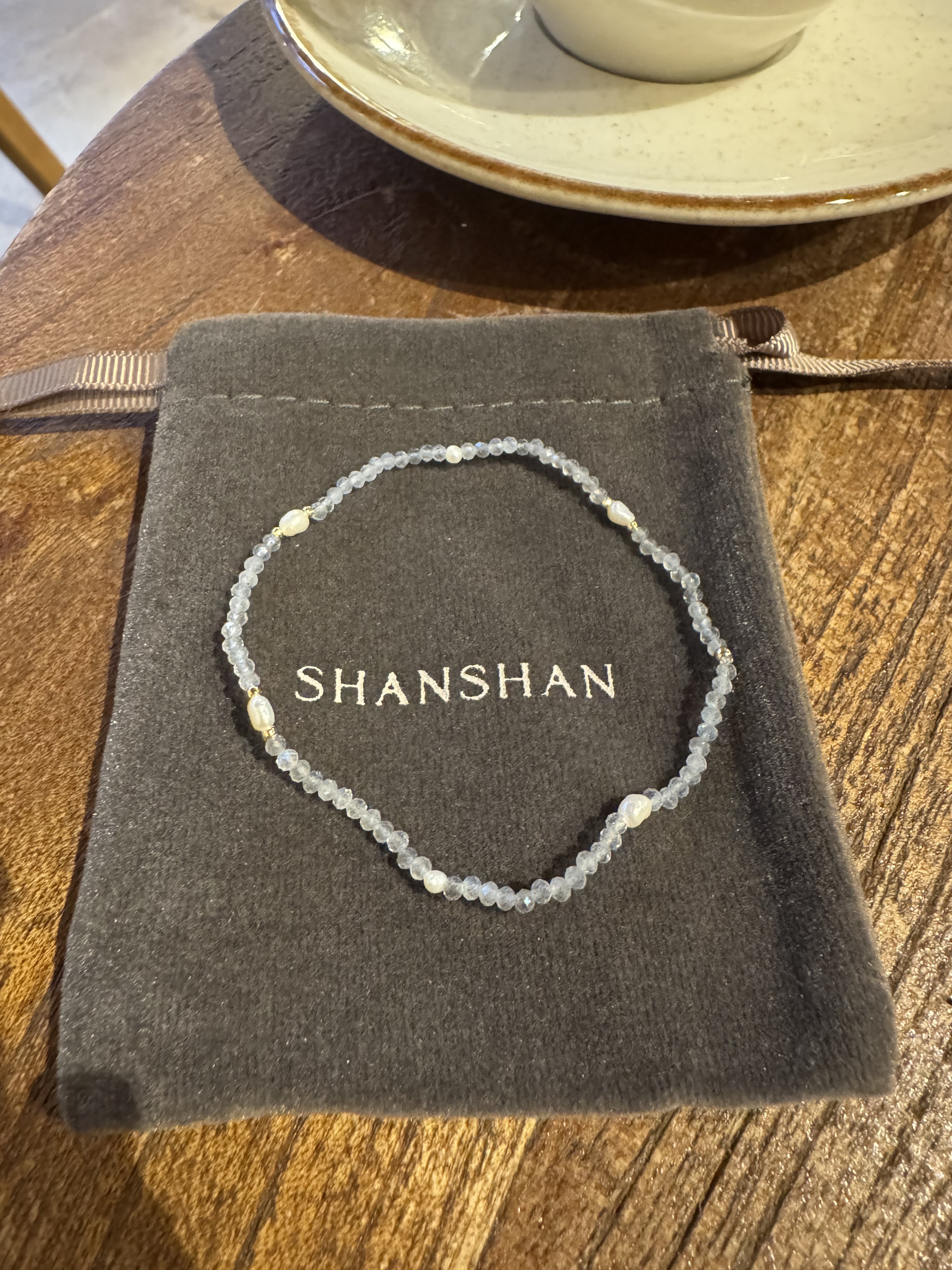 Shan Shan Bracelet Karu  BR-S0066-02 - White Pearl & Labroadorite
