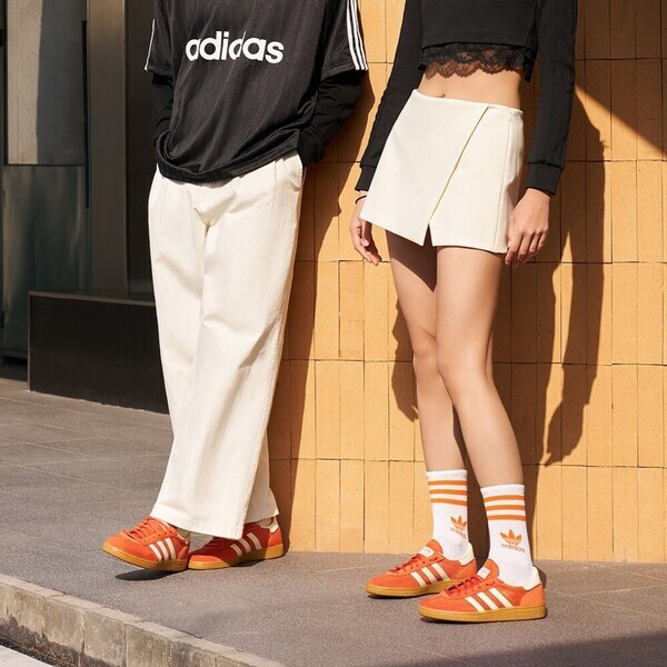 Adidas 愛迪達 Handball Spezial IG6191 男 休閒鞋 德訓鞋 舒適 橘 白