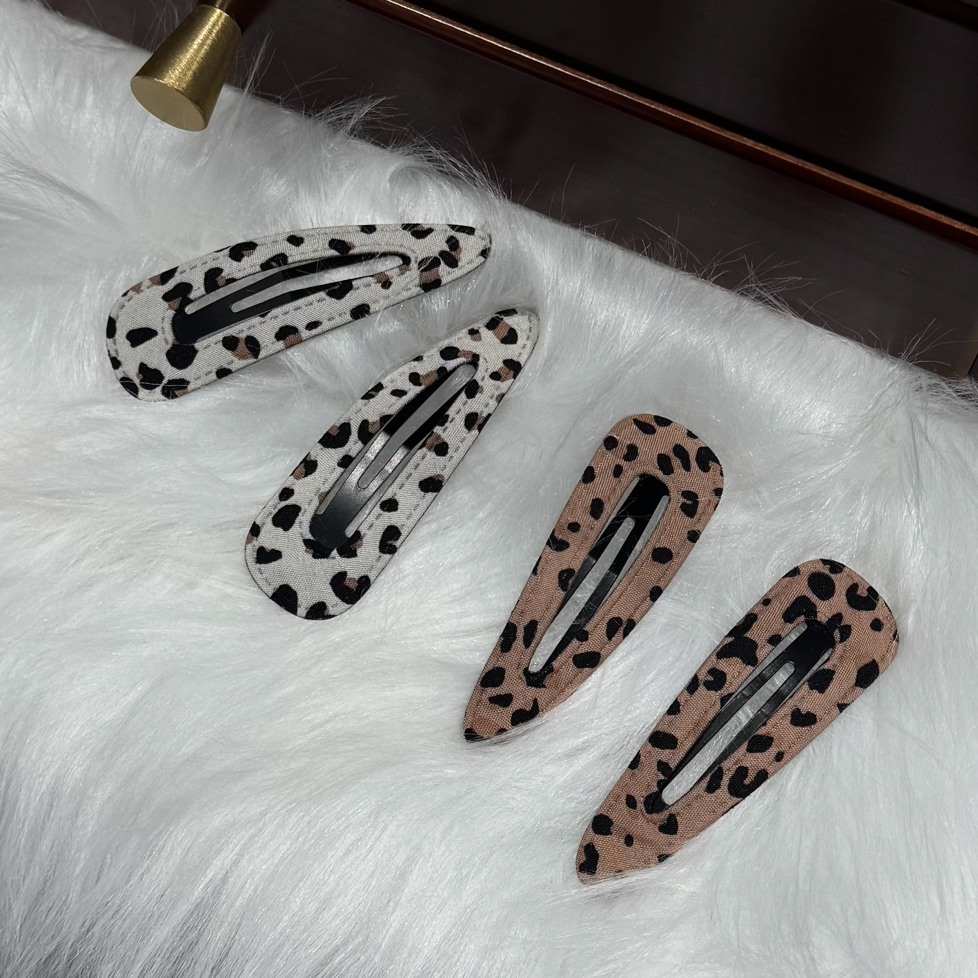 JS13 一對賣!豹豹髮夾(白/米，無折扣)