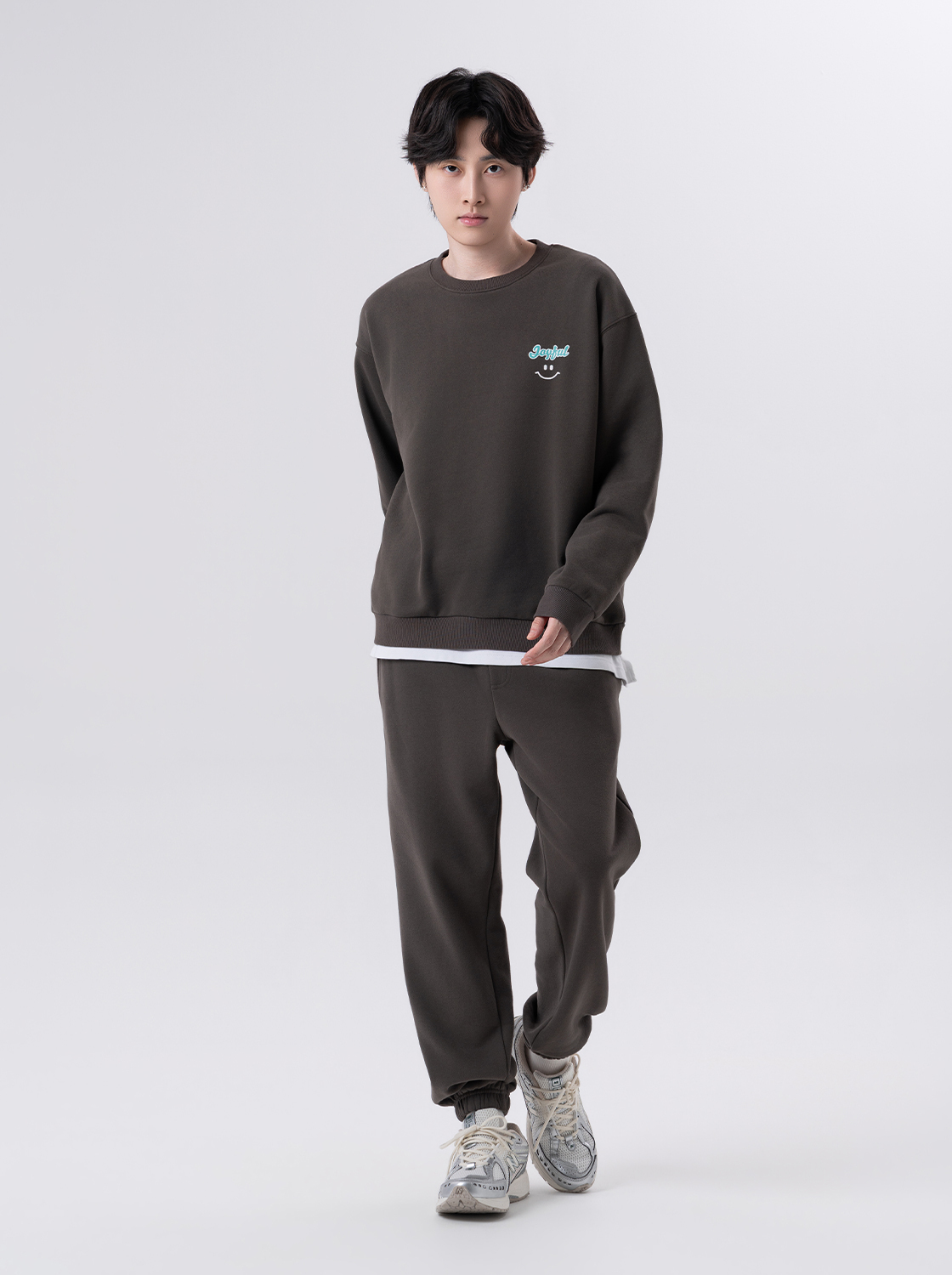 【任2件999】快樂微笑繡花大學TEE