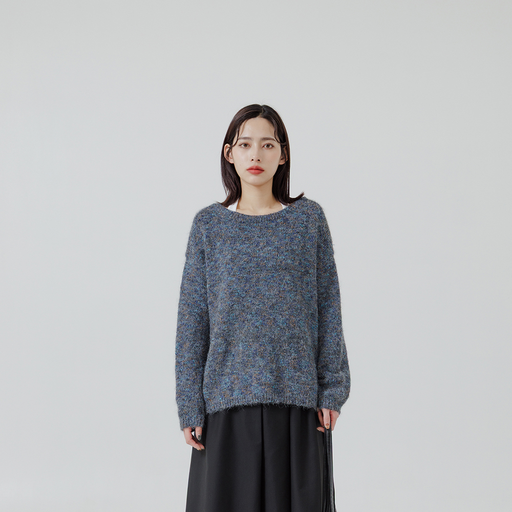 Textured floral yarn crew neck oversized knit sweater, available in two colors.【01071230】in stock+pre-order