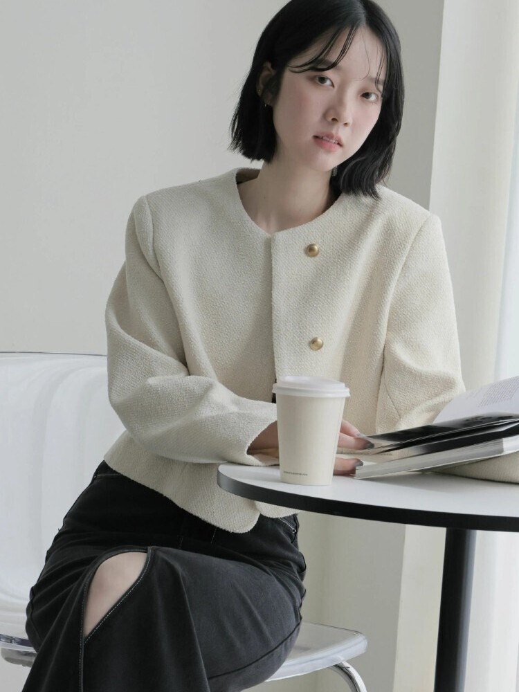 2603 必備好搭配俐落修身外套（20%羊毛）