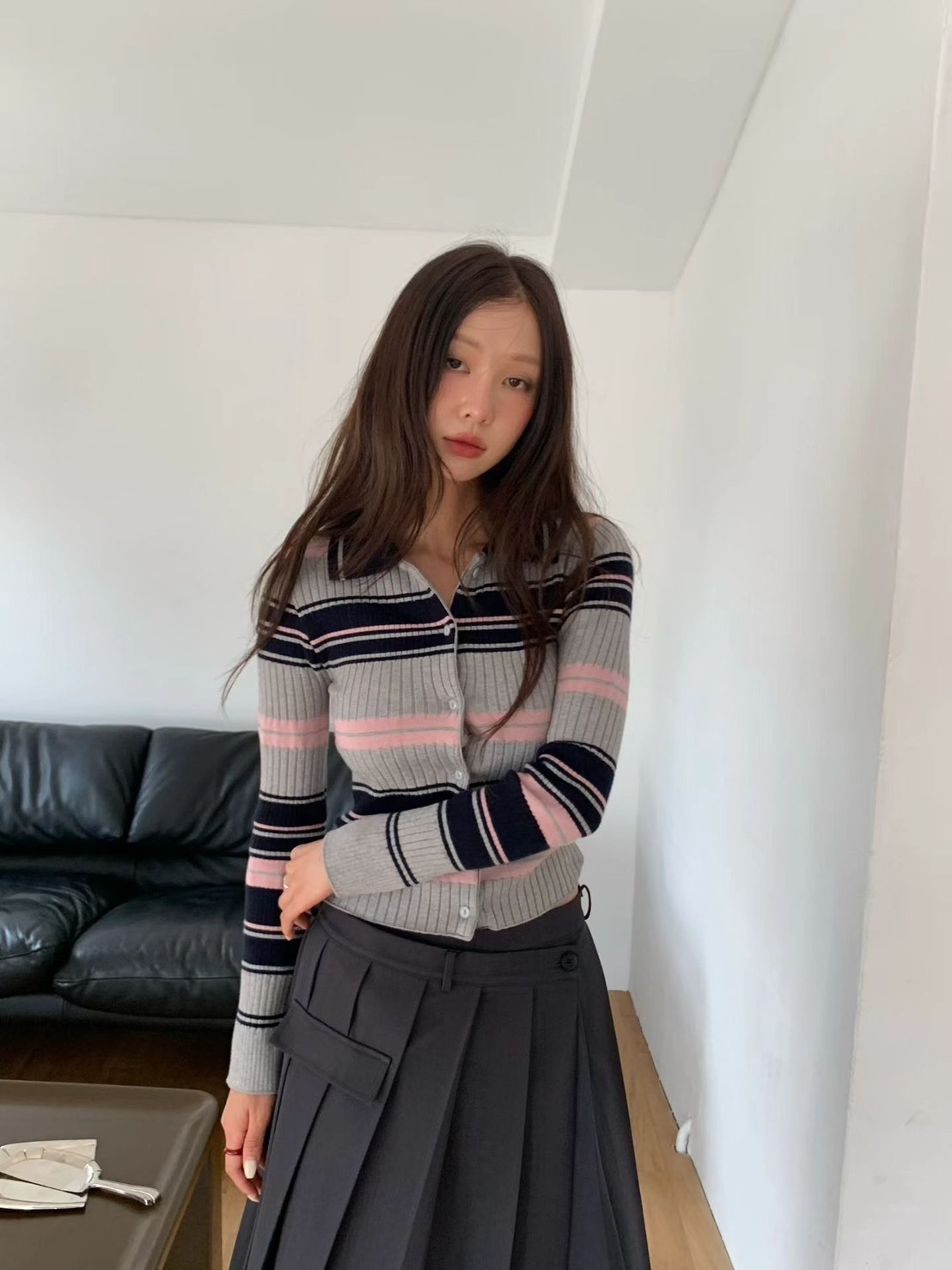 有領合身開釦條紋針織衫