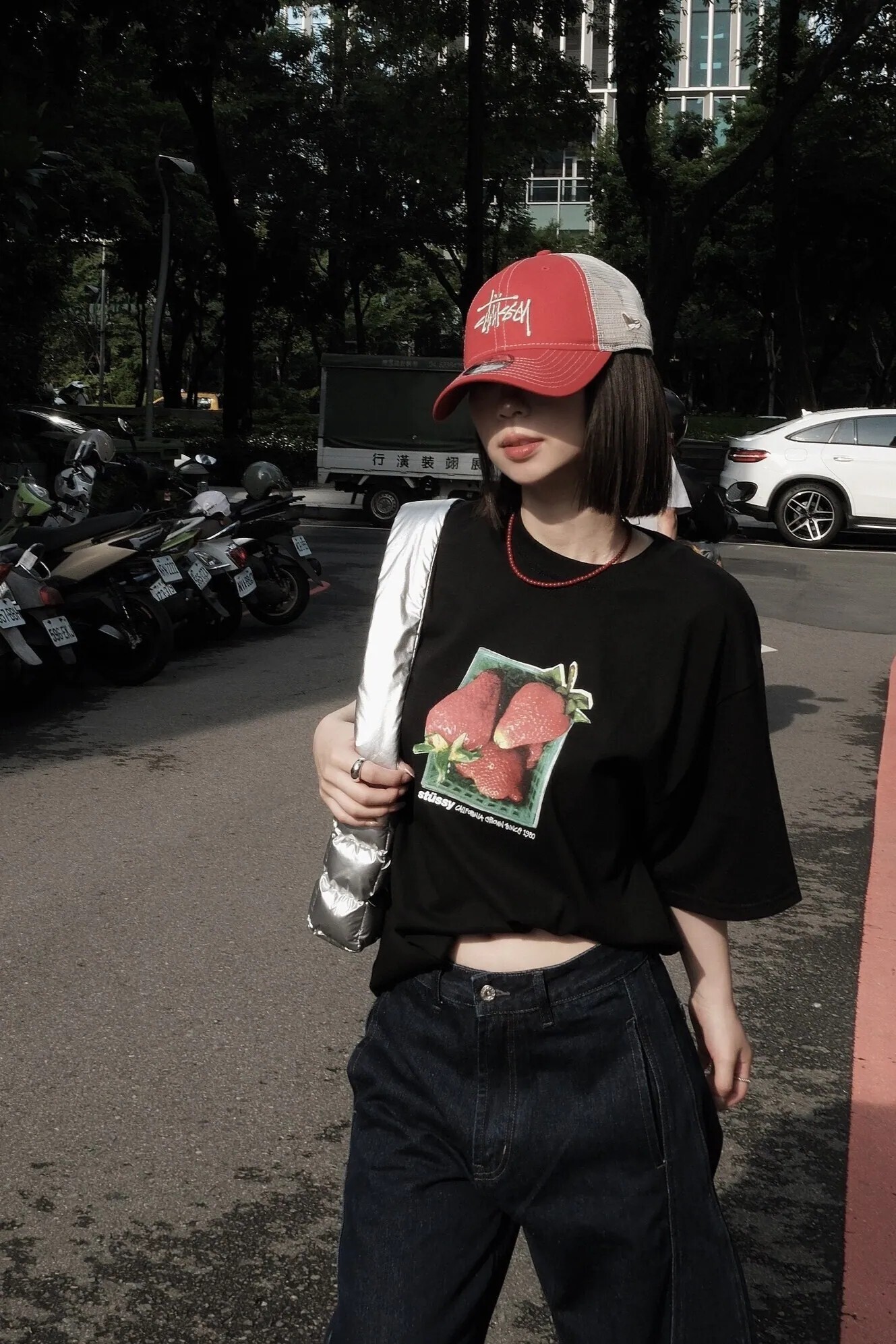 <不管多賠‼就是要清🔥>NG-M-STUSSY BERRIES TEE 草莓 LOGO 熱門款 短T