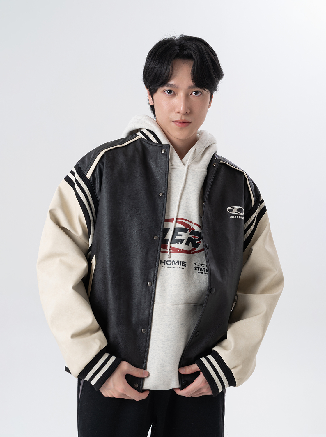 【任兩件折600】復古拼接繡花棒球皮外套