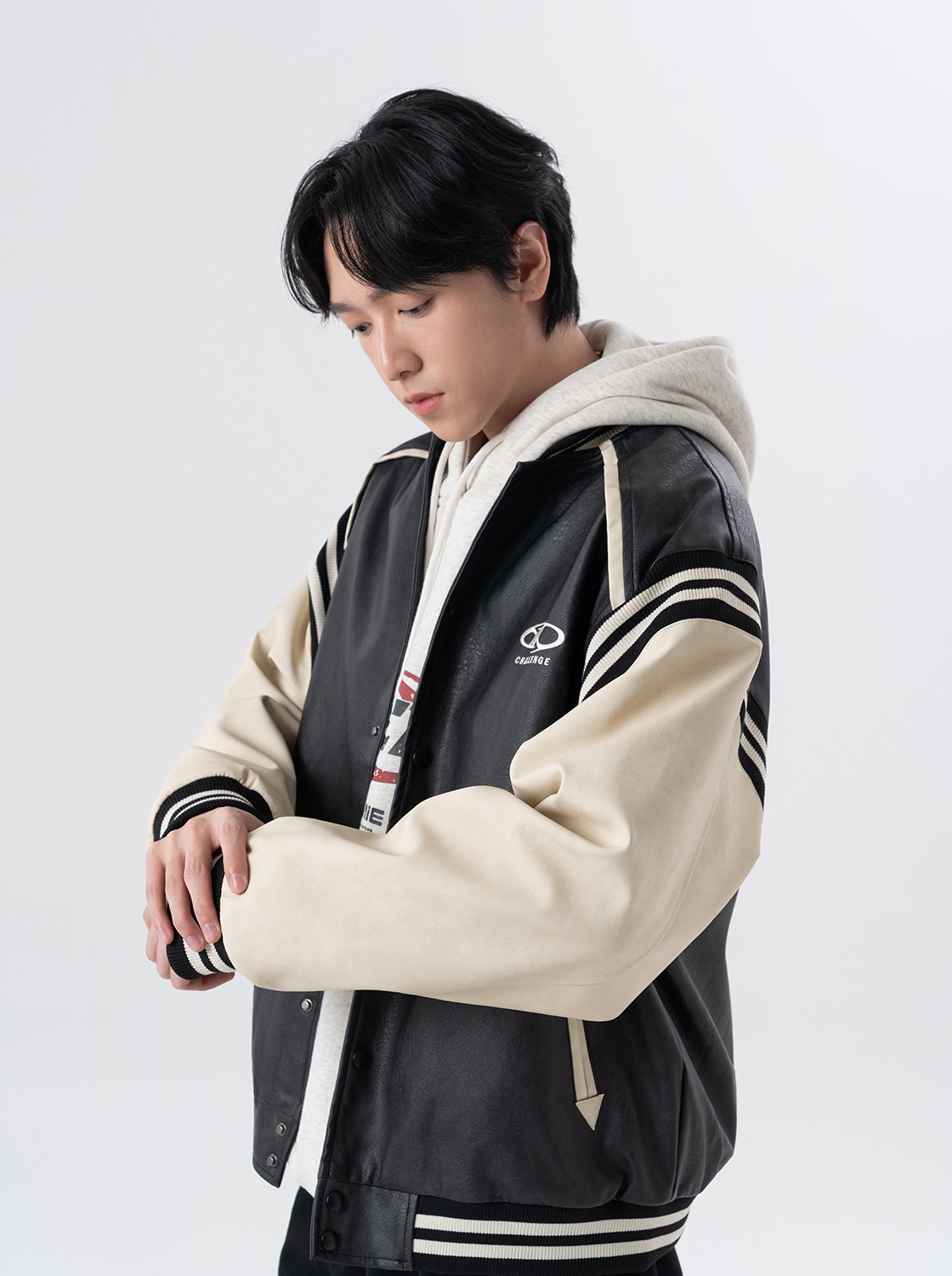 復古拼接繡花棒球皮外套