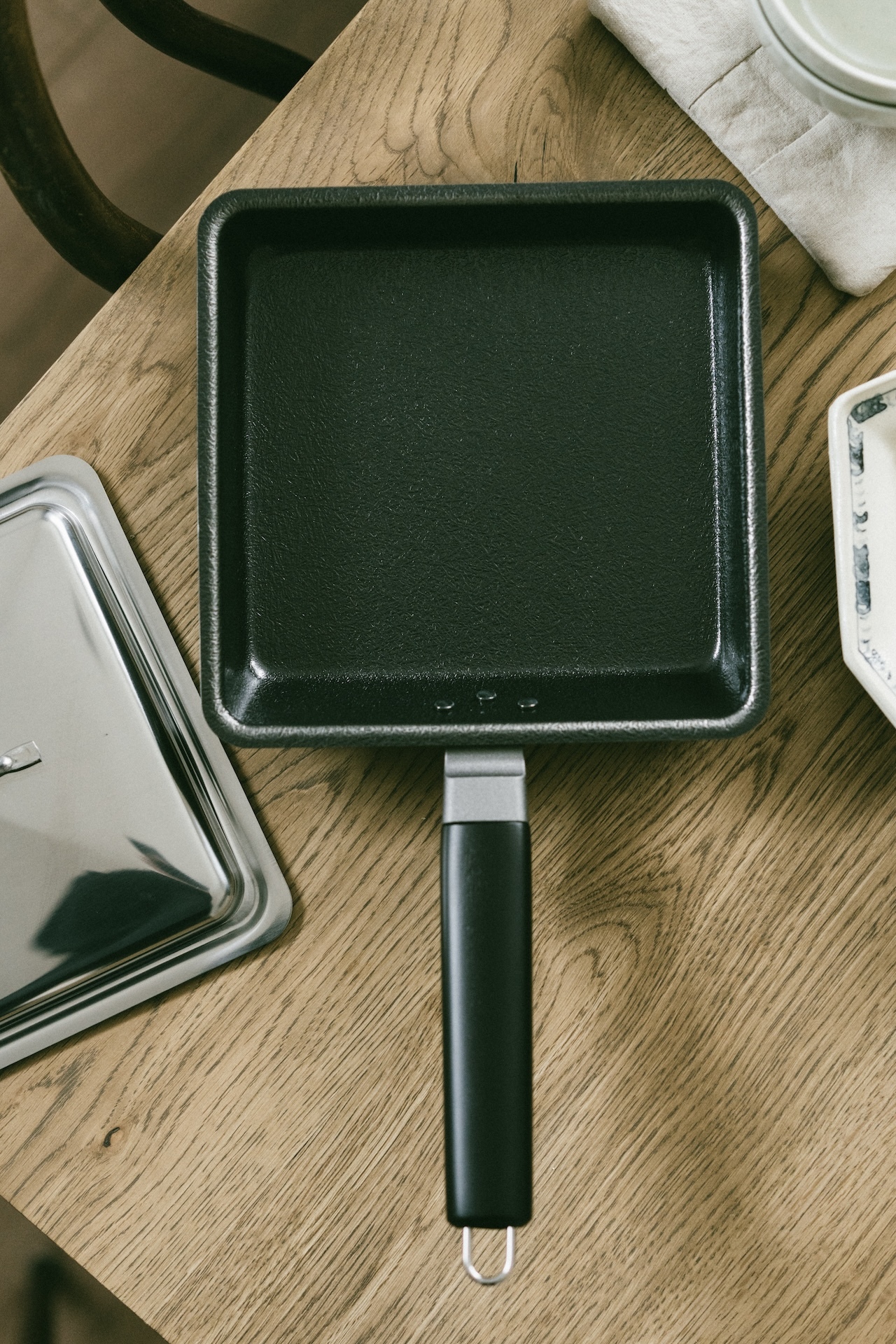 小Ｖ鍋平替！下村企販日本製角型無塗層不易粘黏鐵煎鍋／煎餃鍋