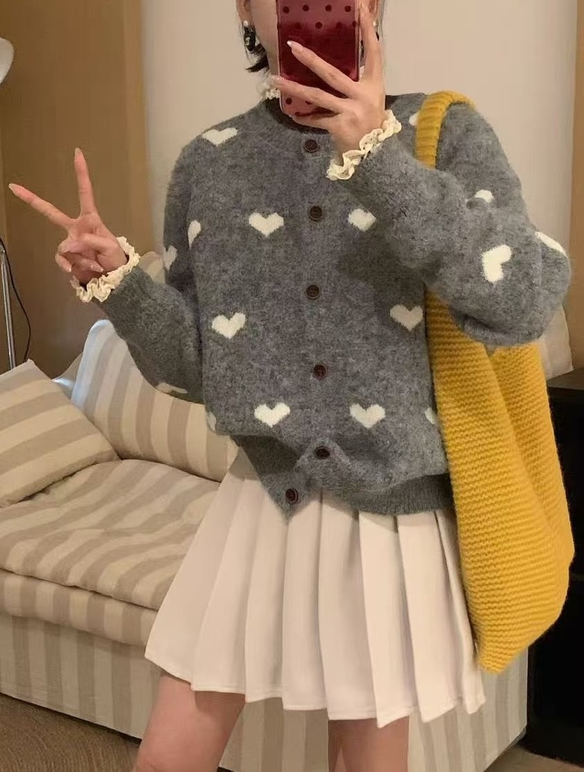 滿版愛心排釦針織上衣