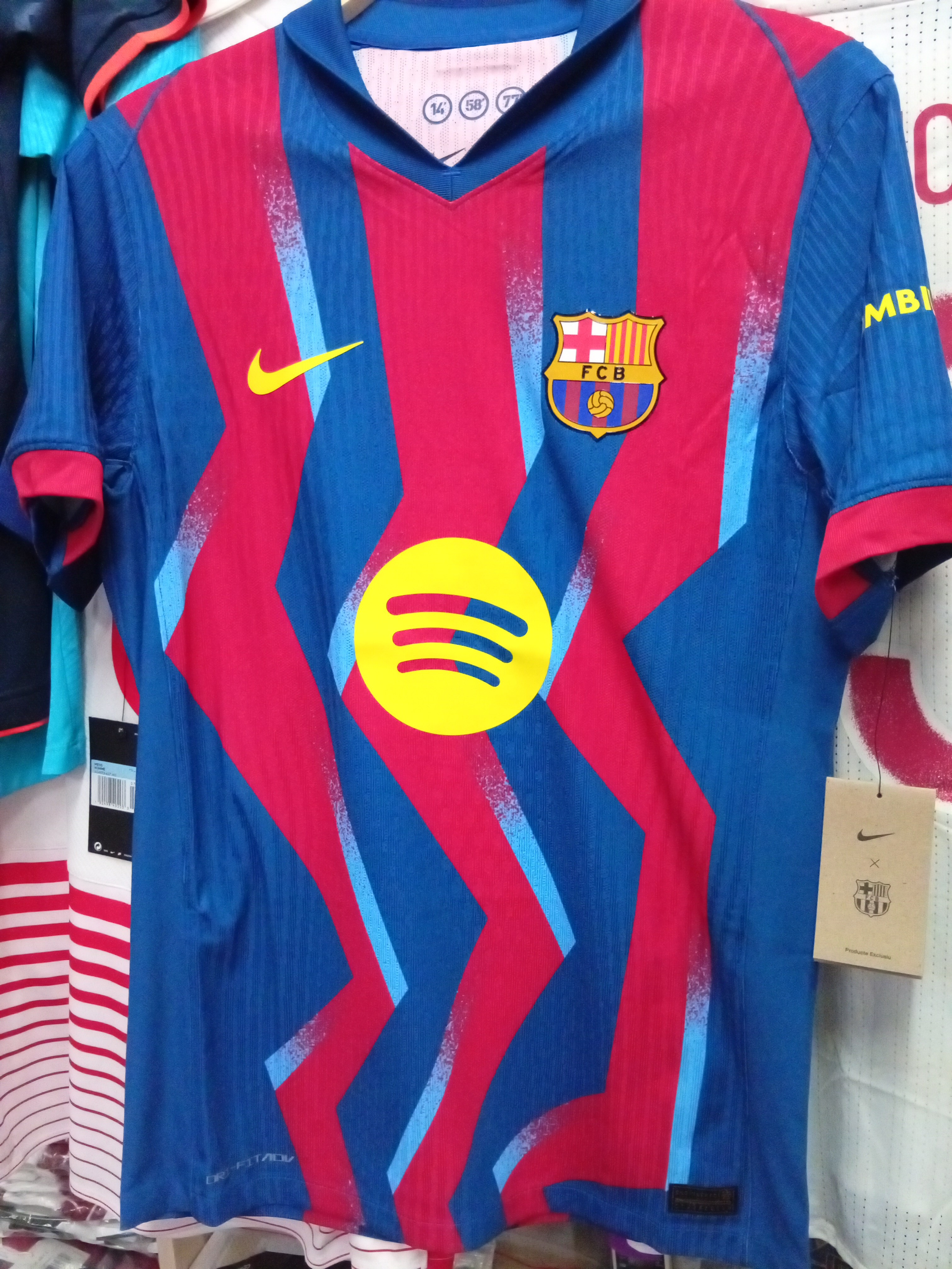 25-26巴塞隆拿第四耶馬球員版球衣