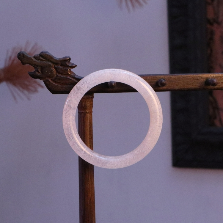 【天然石水晶手鐲】圈口尺寸58～59 收藏級✨兩側強藍光月光石 新年包裝❤️