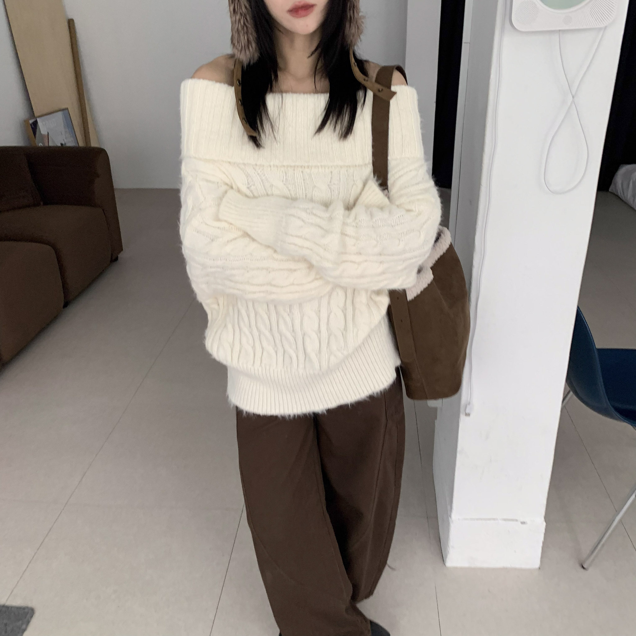 ISA_麻花戀愛腦! 份量感粗針織一字領毛衣_61015