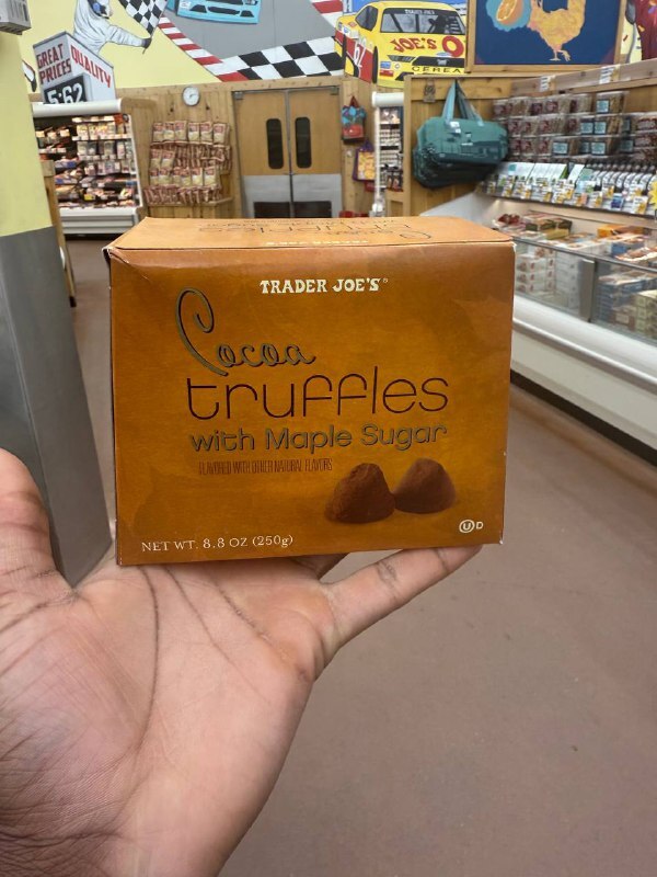 [U] CW TRADER JOE'S COCOA TRUFFLES WITH MAPLE SUGAR NET WT. 8.8 0Z 250G, 00826020 (UCW102)