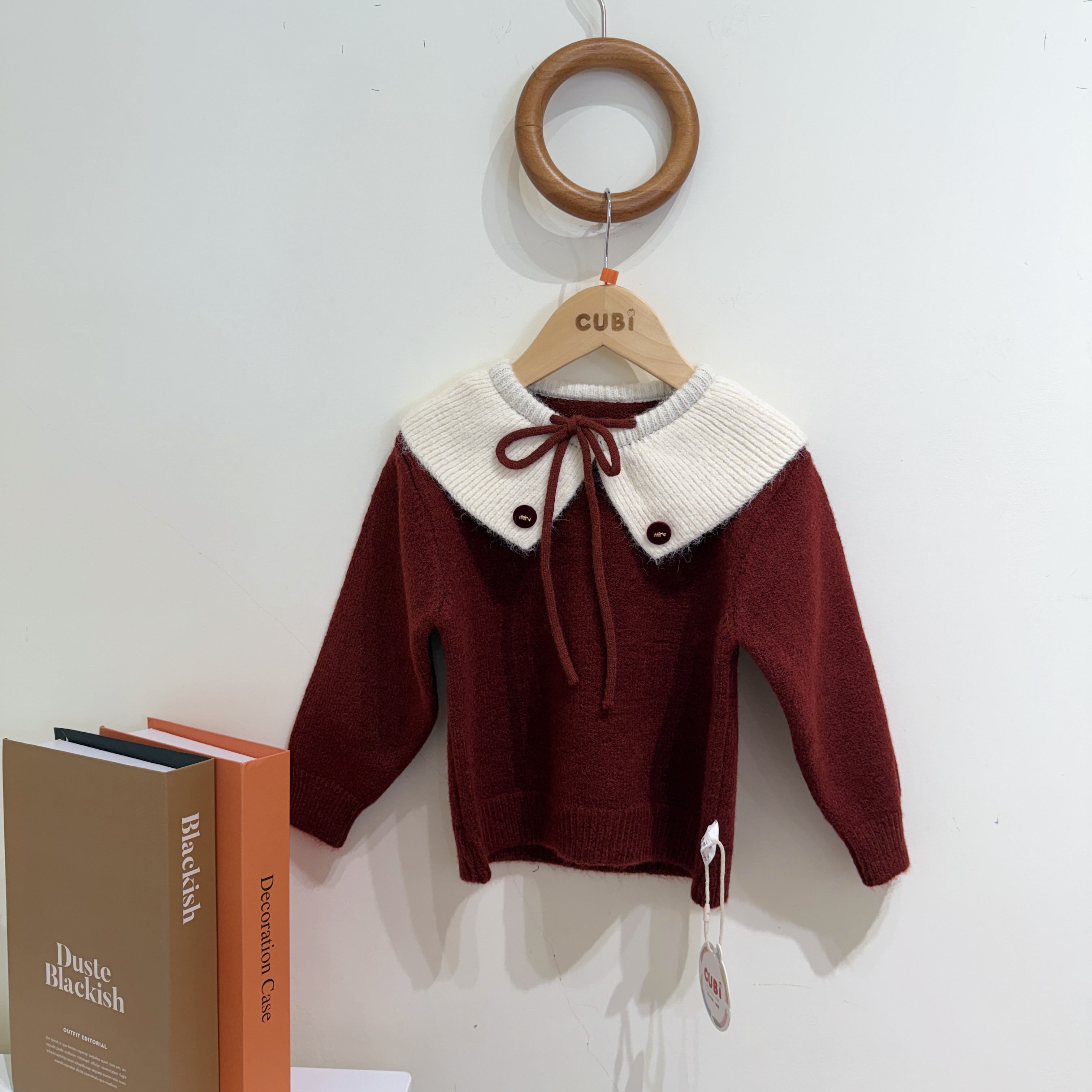 25冬 紅披肩領毛衣