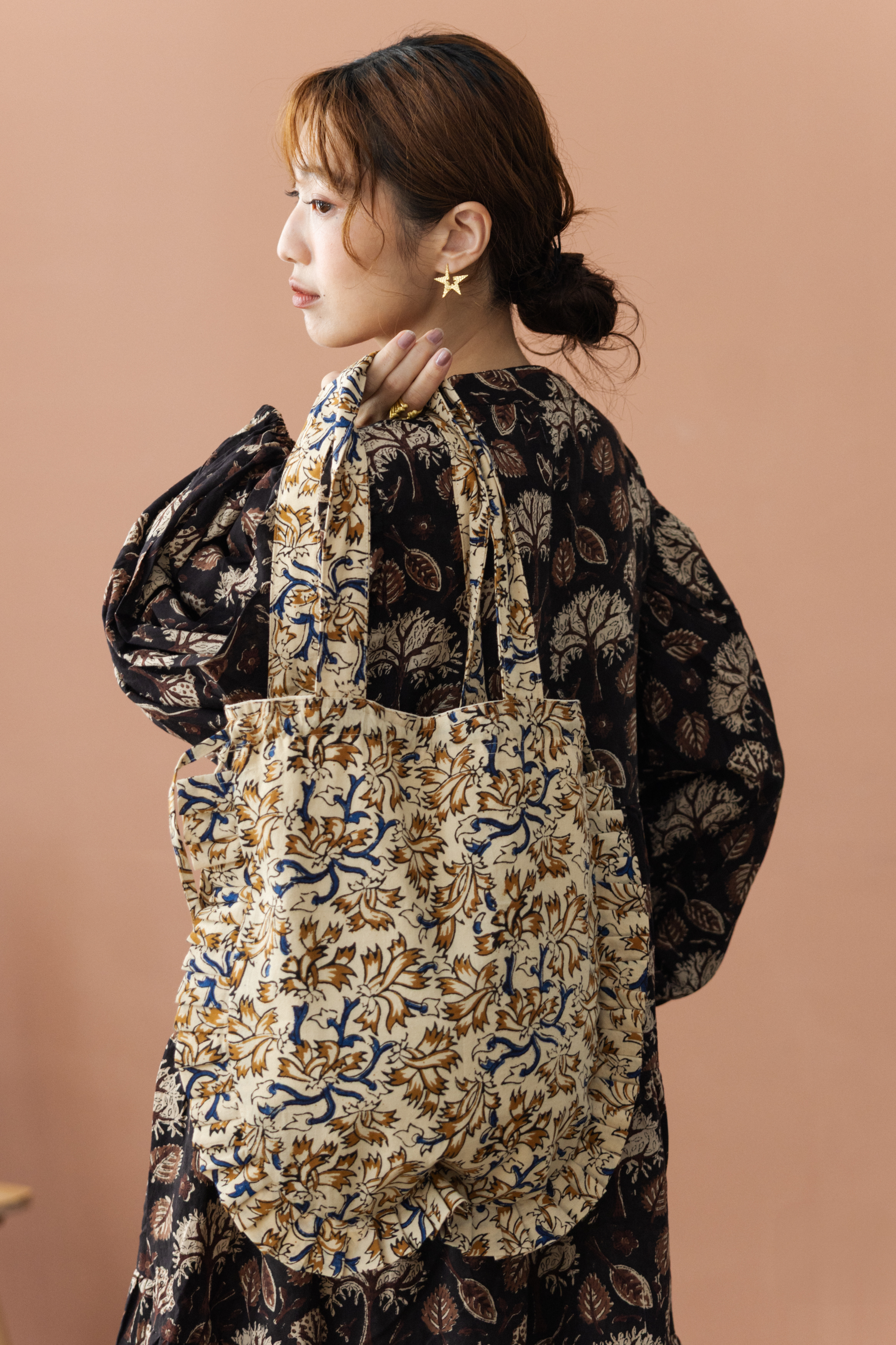 手提木刻印花花邊包_米底黃花