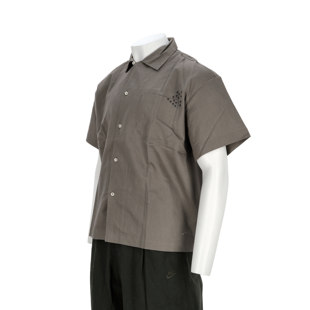 Nike Linen Ss Bttndwn Sash 男款 灰棕色 刺繡 亞麻 休閒 襯衫 短袖 HJ2982-289
