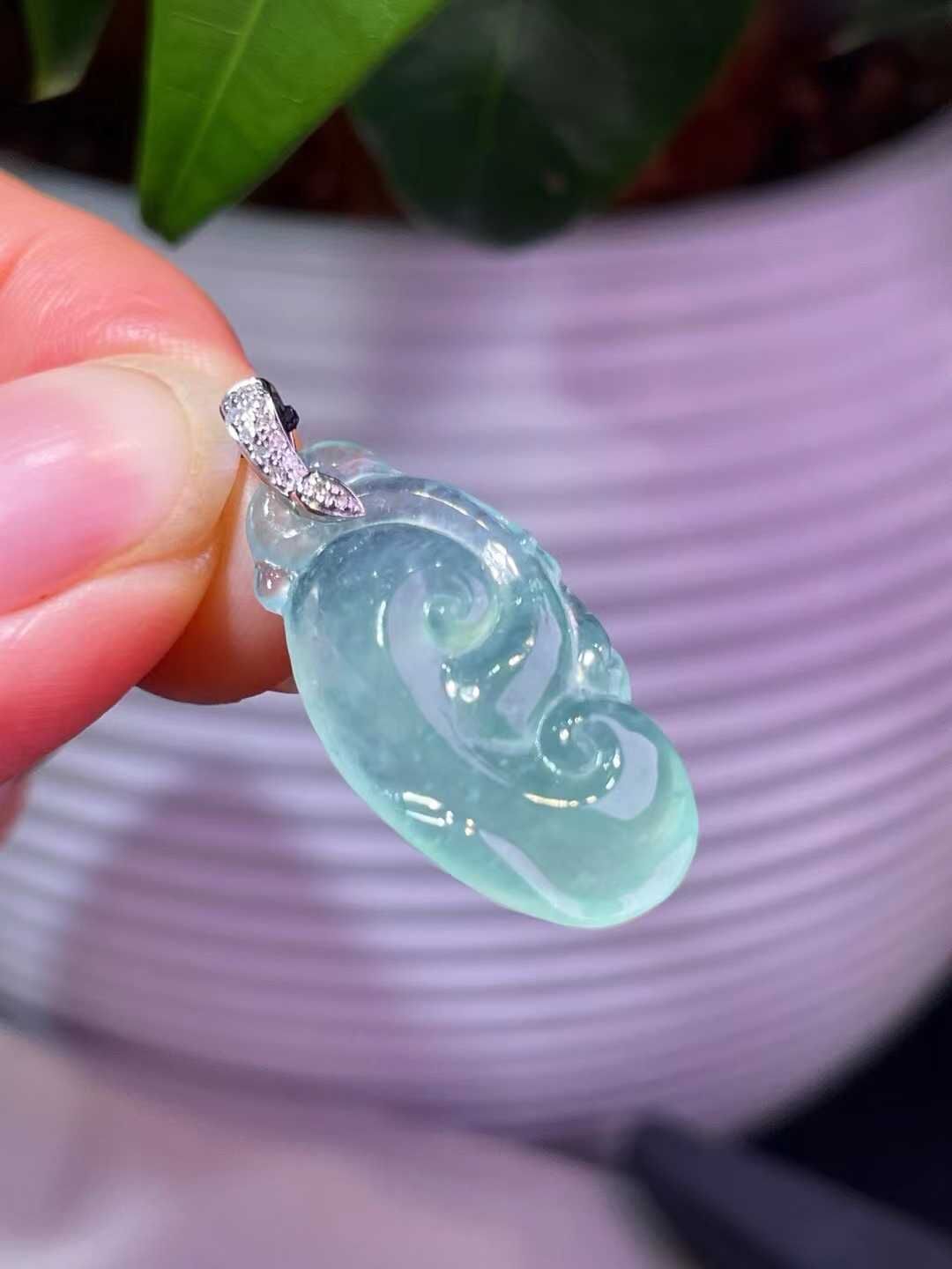 19424 翡翠如意吊墜