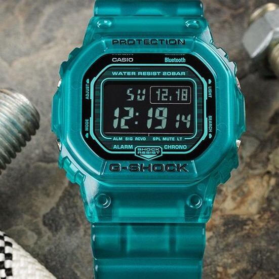 【CASIO 卡西歐】 G-SHOCK  藍綠漸變時尚 未來都市潛水運動 智慧功能 耐衝擊 電子錶 DW-B5600G-2D