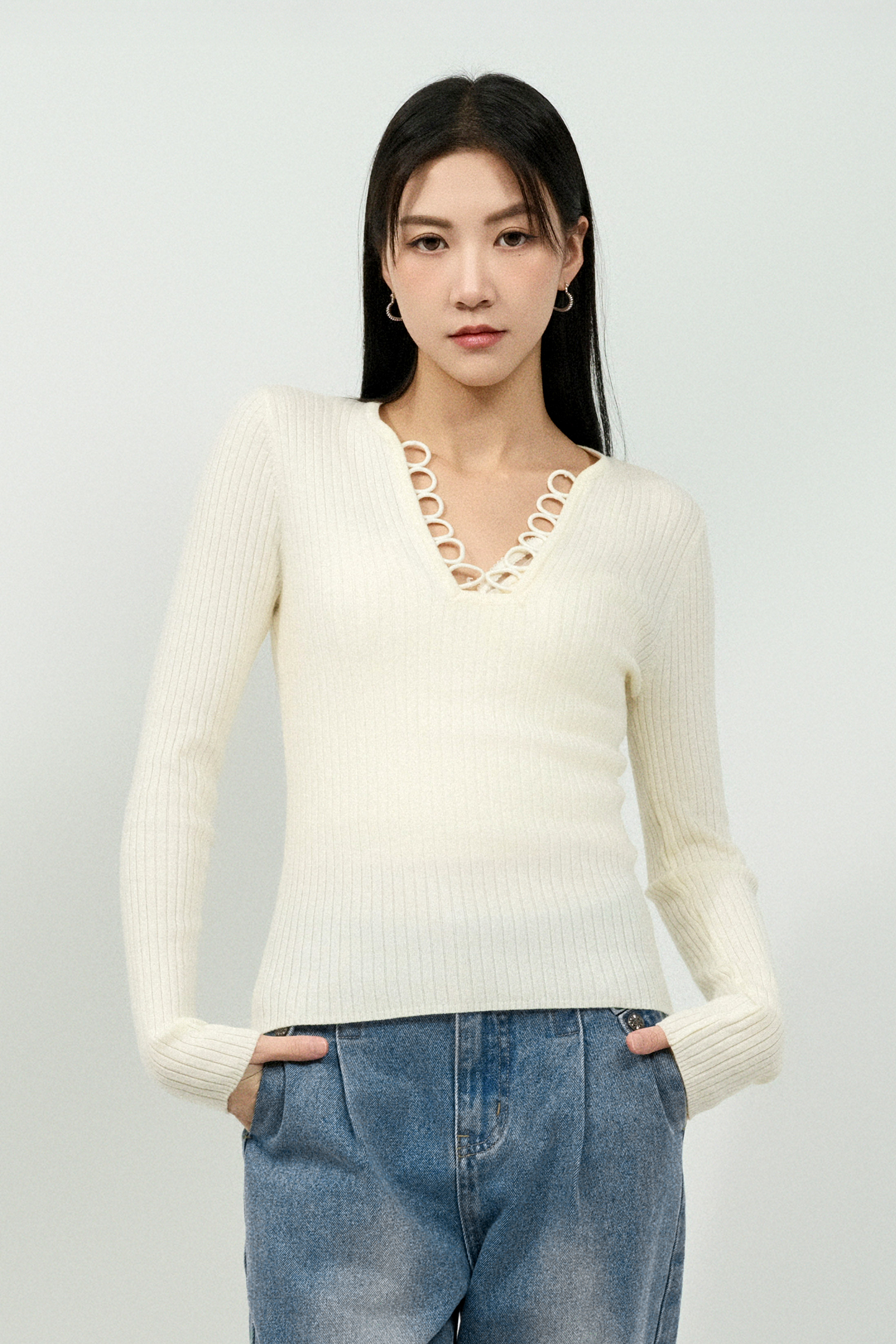 大圈圈領幼坑針織上衣（預購產品）