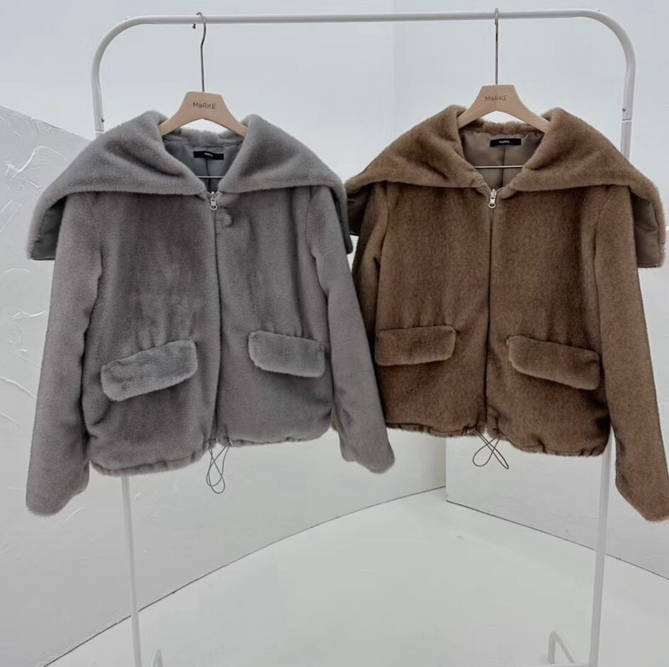 MK07   毛毛褸 胸 45長 23$999 (一口價)