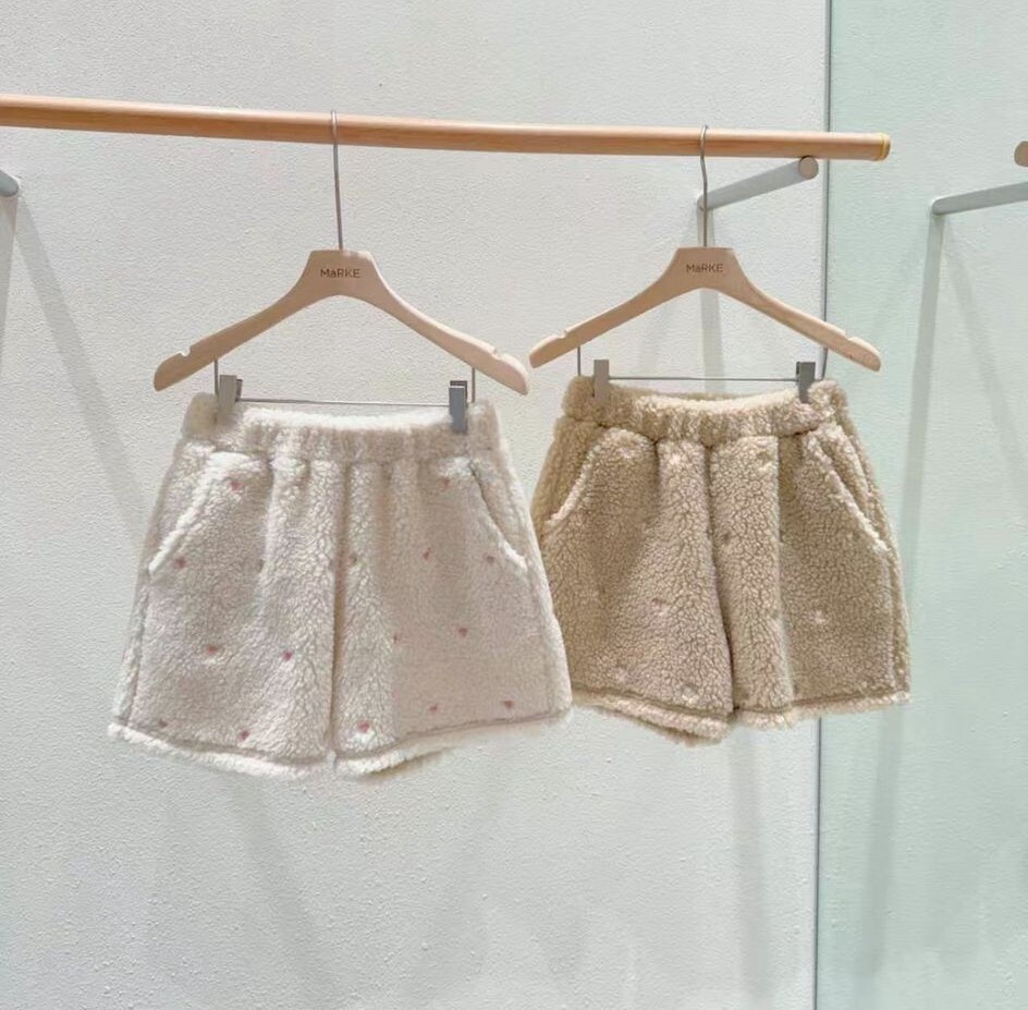 MK09  心心褲 腰 25-40HIP 42長 14$399 (一口價)