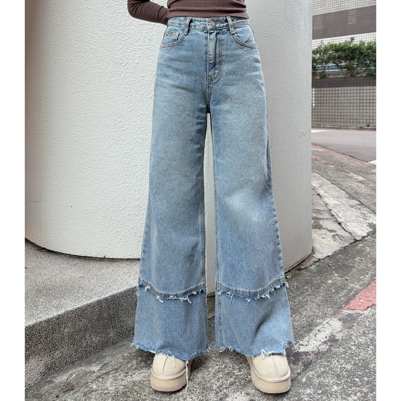 ［預購］🧨1/14最後一檔冬季新品］💥歐膩最新款！搶先給闆娘販售］🇰🇷正韓高腰褲口拼接抽鬚牛仔寬褲（SML）