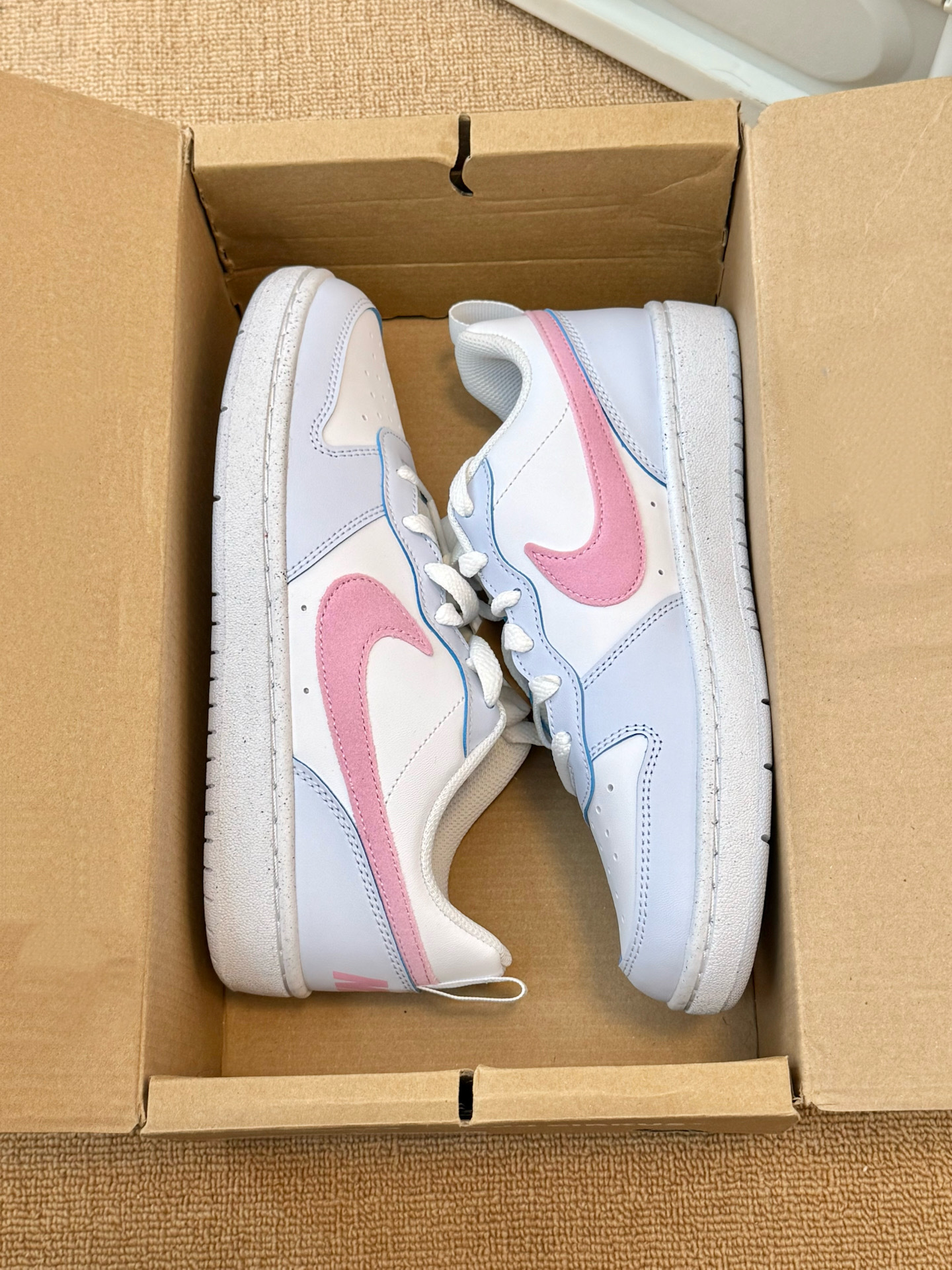 【預購】Nike Court Borough Low Essential+ GS 粉藍 寶寶藍 短絨毛 粉勾 IQ2725-101