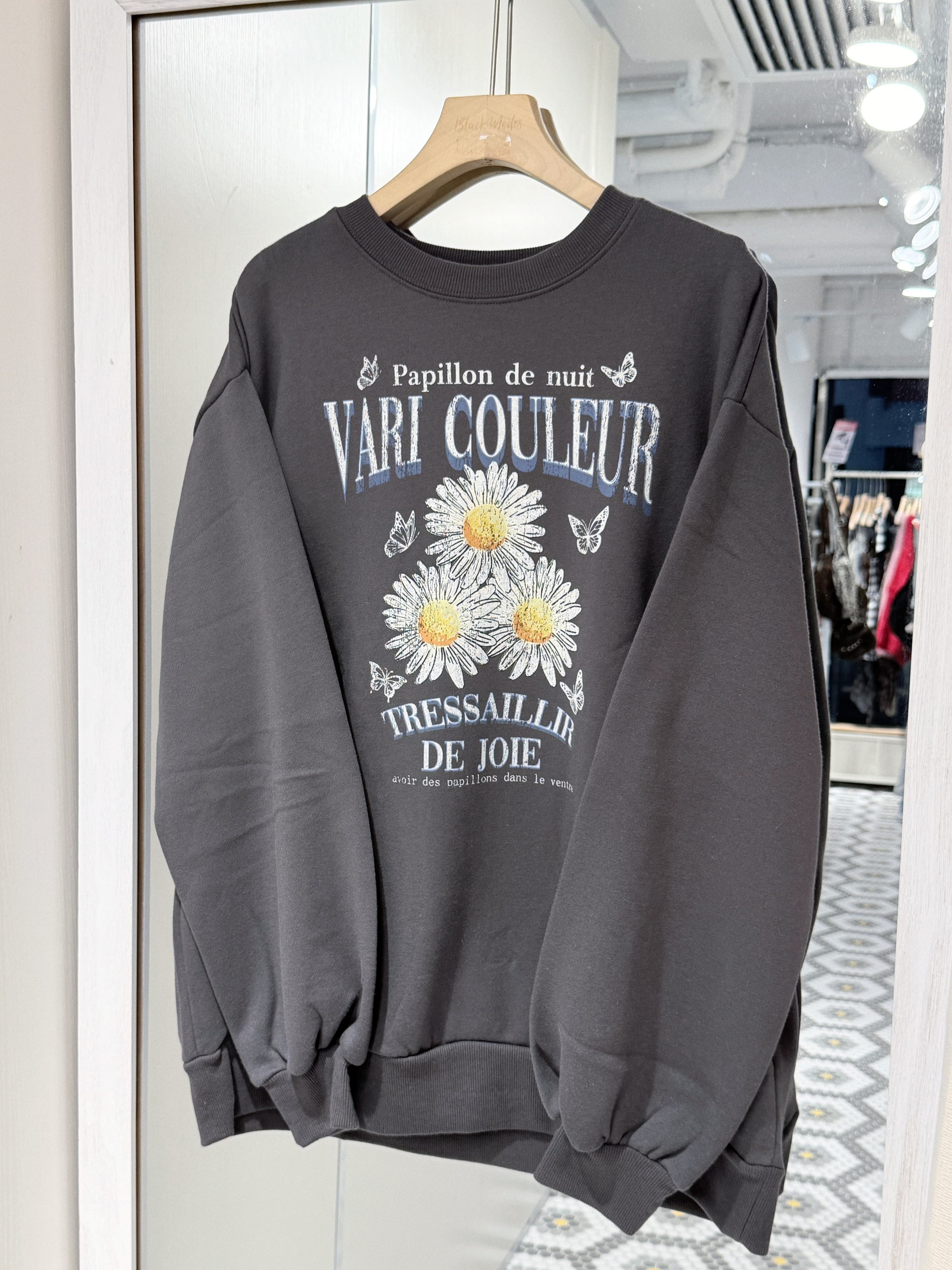 （停產） JP1172｜日本直送！微復古感褪色3小雛菊🌼VARI COULEUR 衛衣 ₊ ⊹ ♡