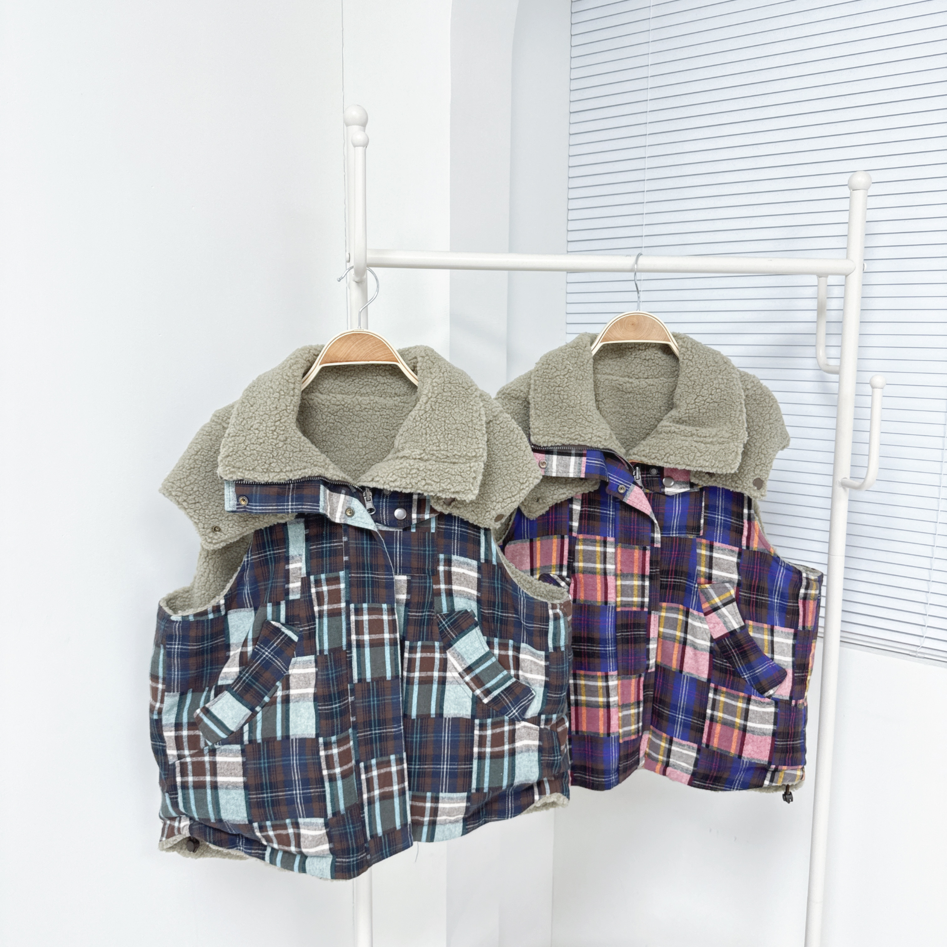 【廠家制】羔毛格仔雙面背心 (S18-S19)