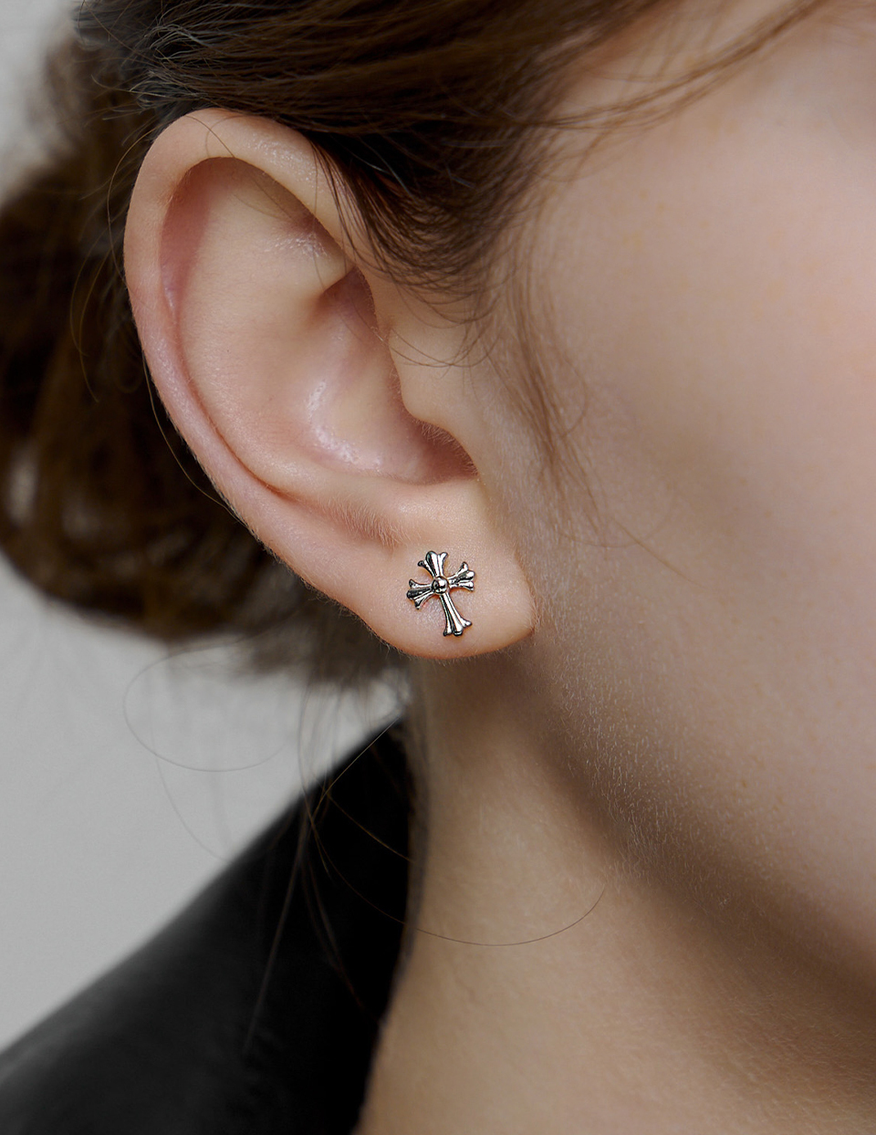 【925純銀】銀光十字。針式耳環