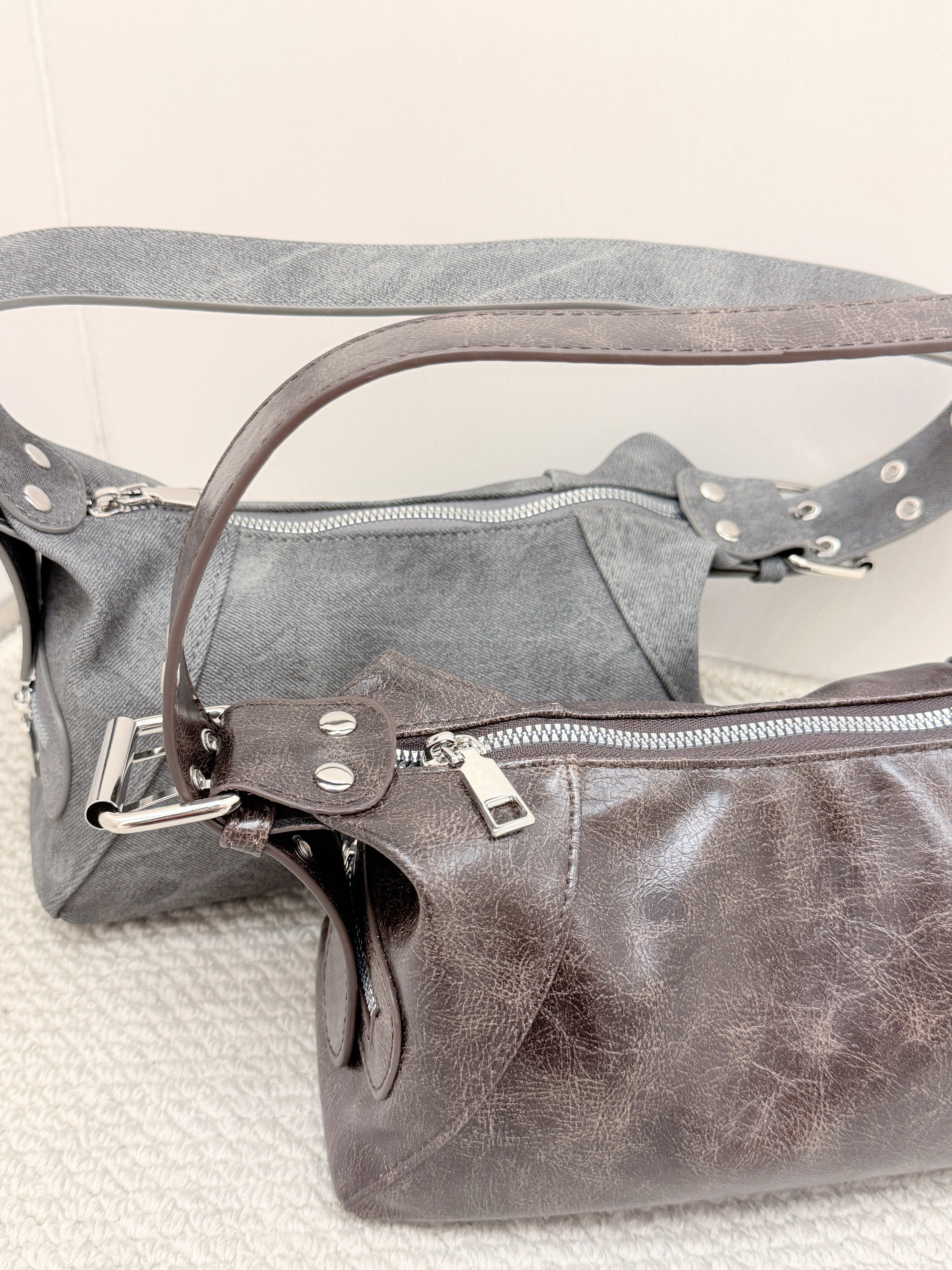 A0247｜小型格百搭刮花紋兩用皮袋