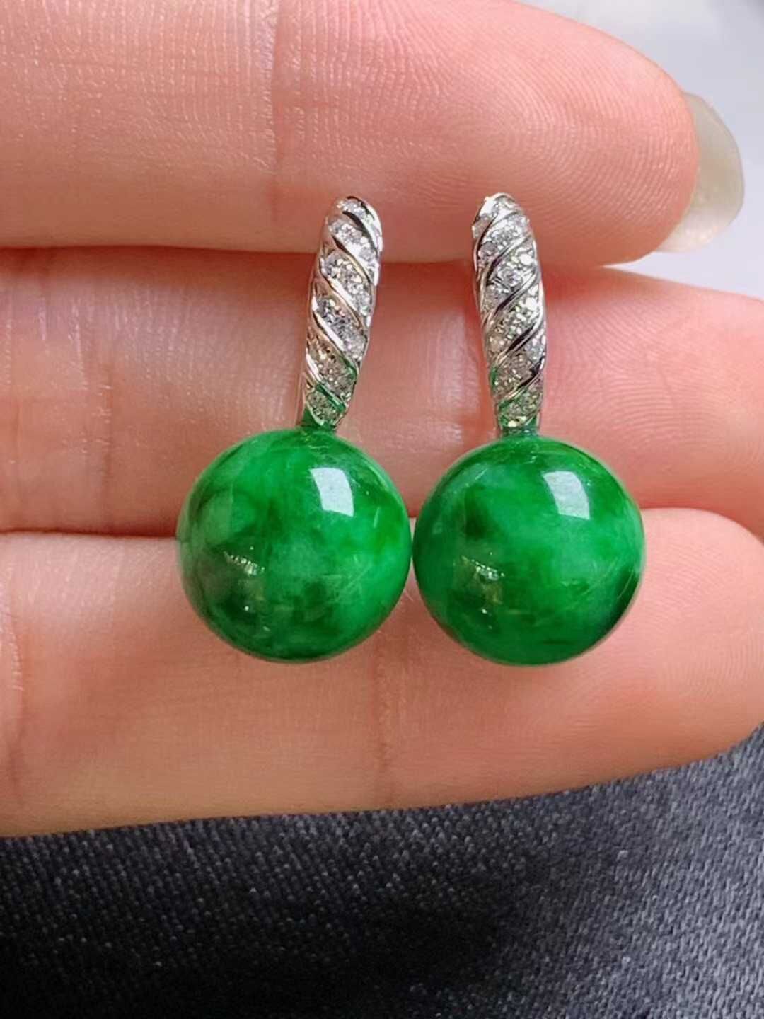 19434 翡翠冰種陽綠珠珠耳墜 (11.4mm直徑)