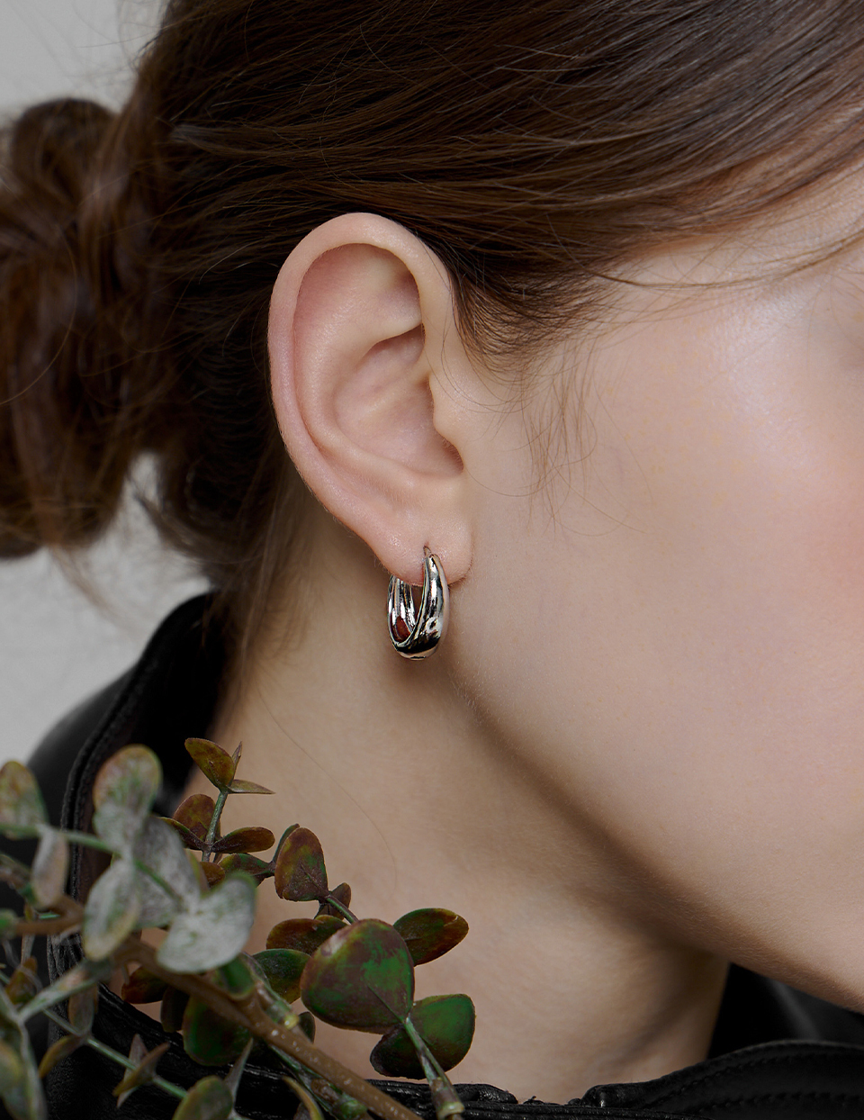 圓扣結構。針式耳環