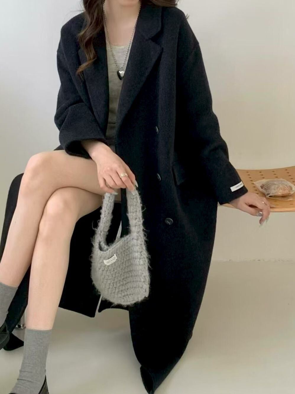 英倫氣息雙排六釦V領長版大衣外套-F / 2色