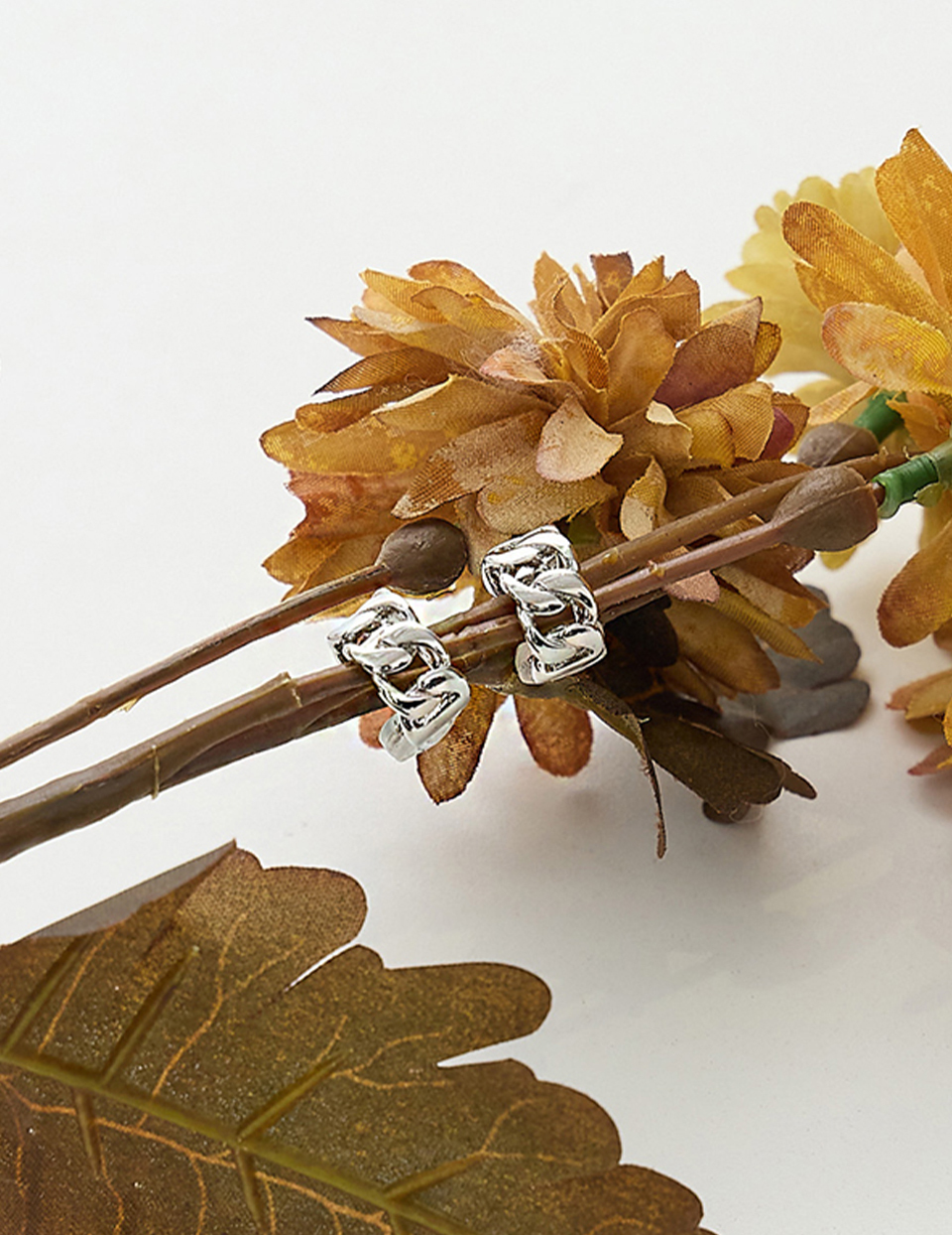 經典扭紋。夾式耳環