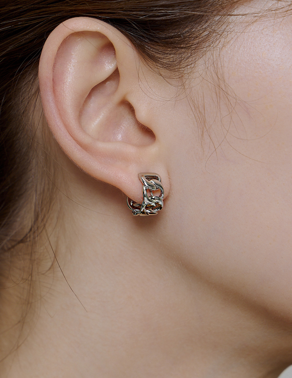 經典扭紋。夾式耳環