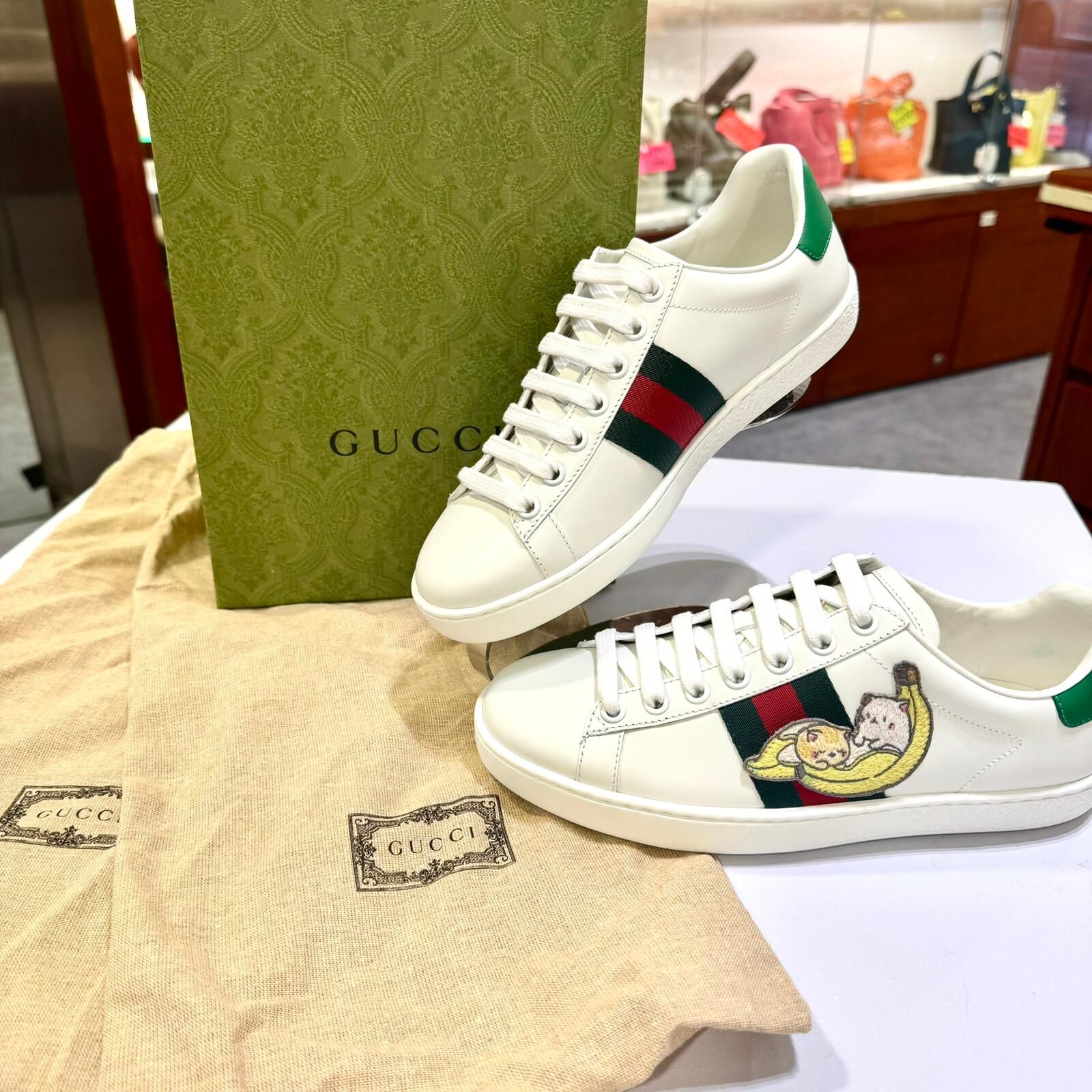 全新GUCCI Sneakers White Bananya Ace 661663  35碼 刺繡貓咪/香焦圖案(綠尾)  古奇波鞋 #BRAND NEW #香榭站正品