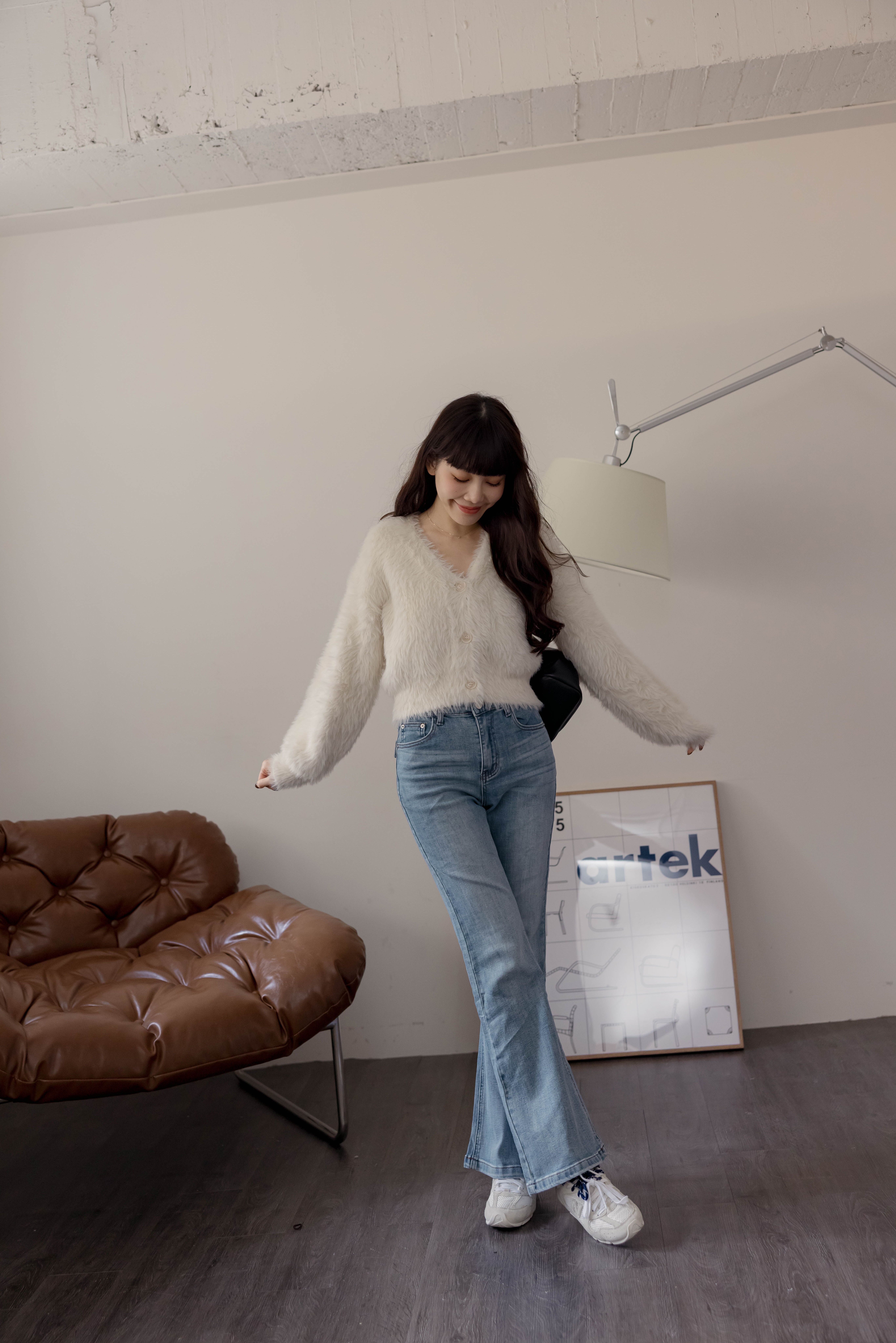 (現貨)#AH36 微喇叭長腿褲(淺藍/白)