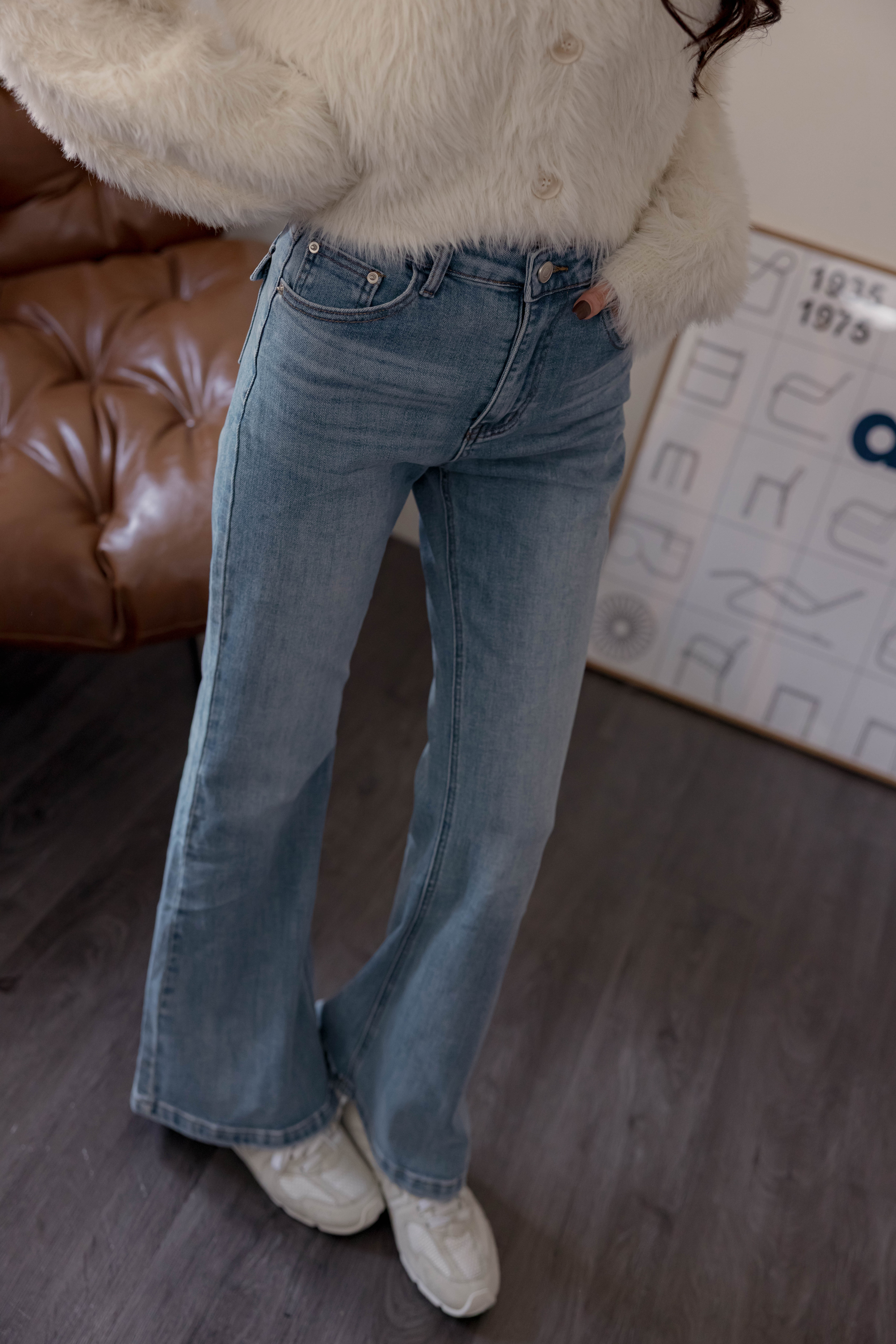 (現貨)#AH36 微喇叭長腿褲(淺藍/白)