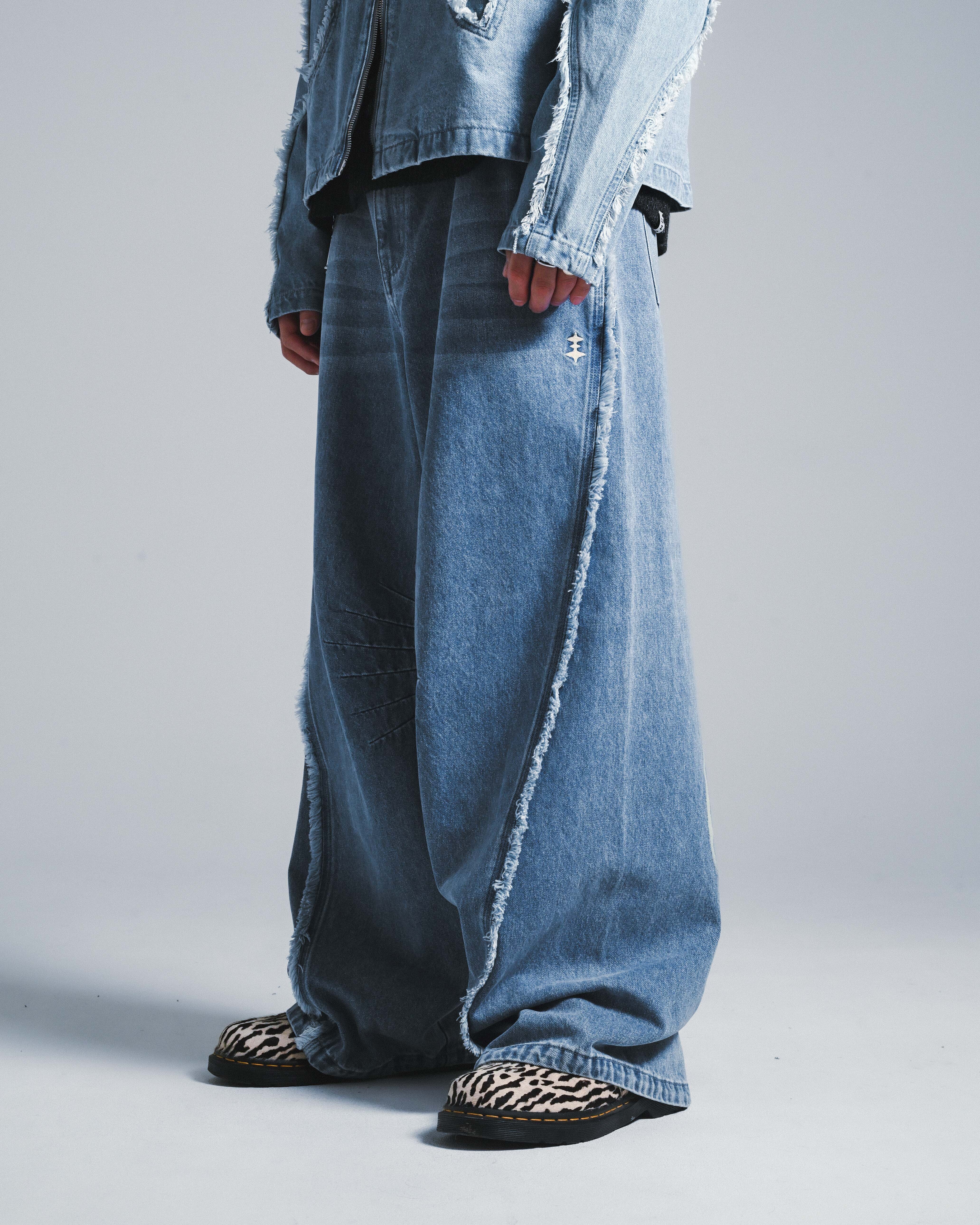 SPLICED RAW EDGE BAGGY JEANS - DENIM