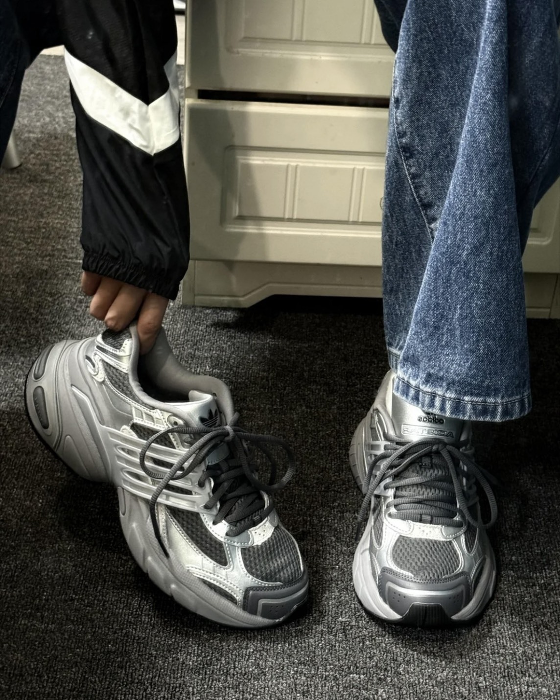 【預購】ADIDAS ORIGINALS ADISTAR XLG 銀灰色 KJ1388