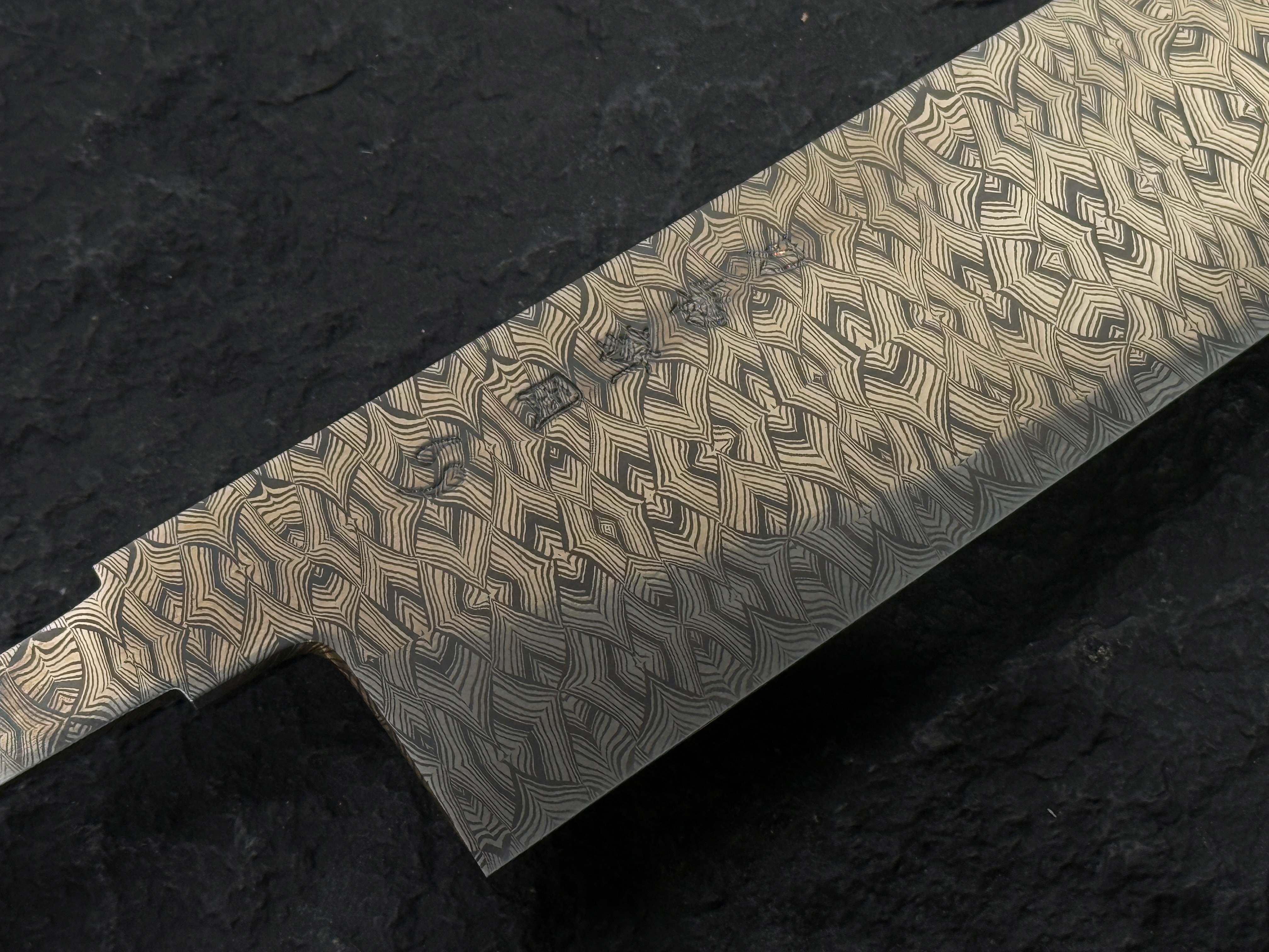 新国 1084+15N20 馬賽克大馬士革鋼 牛刀