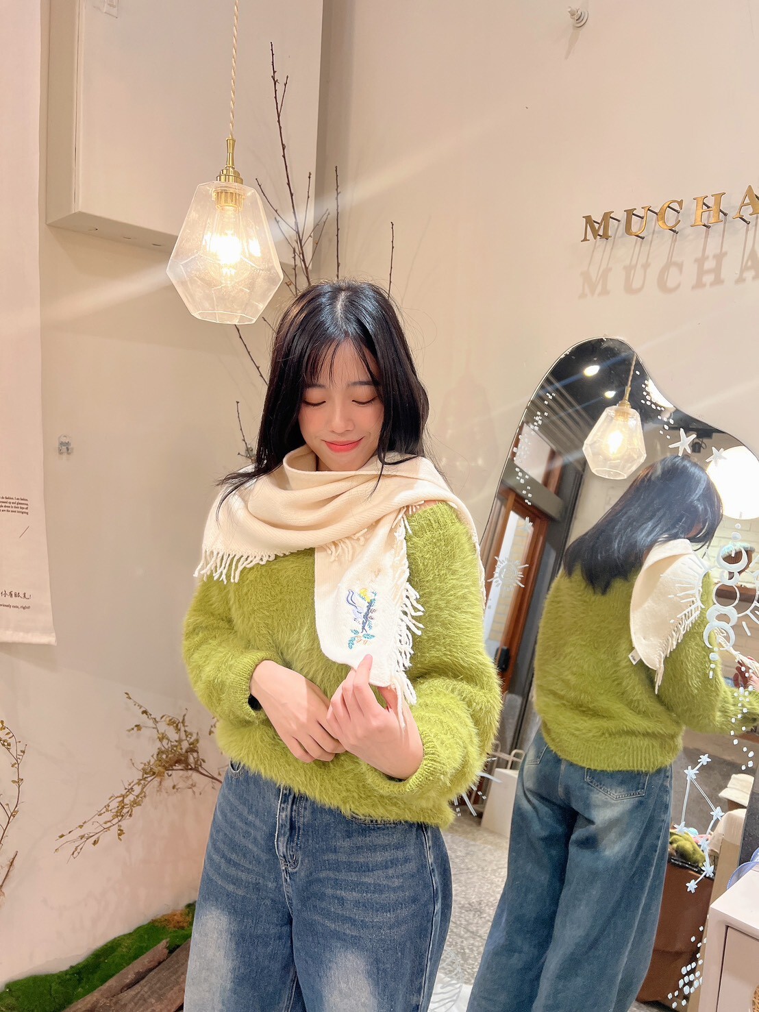 0114隱藏款。MUCHAT手作刺繡松鼠珍珠圍巾 (米白)