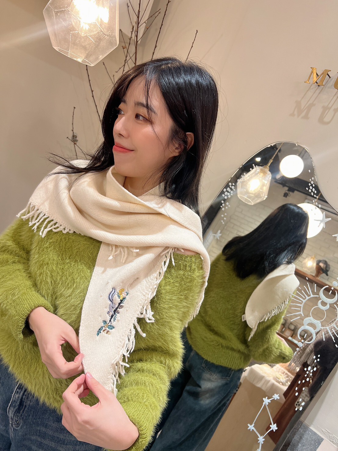 0114隱藏款。MUCHAT手作刺繡松鼠珍珠圍巾 (米白)