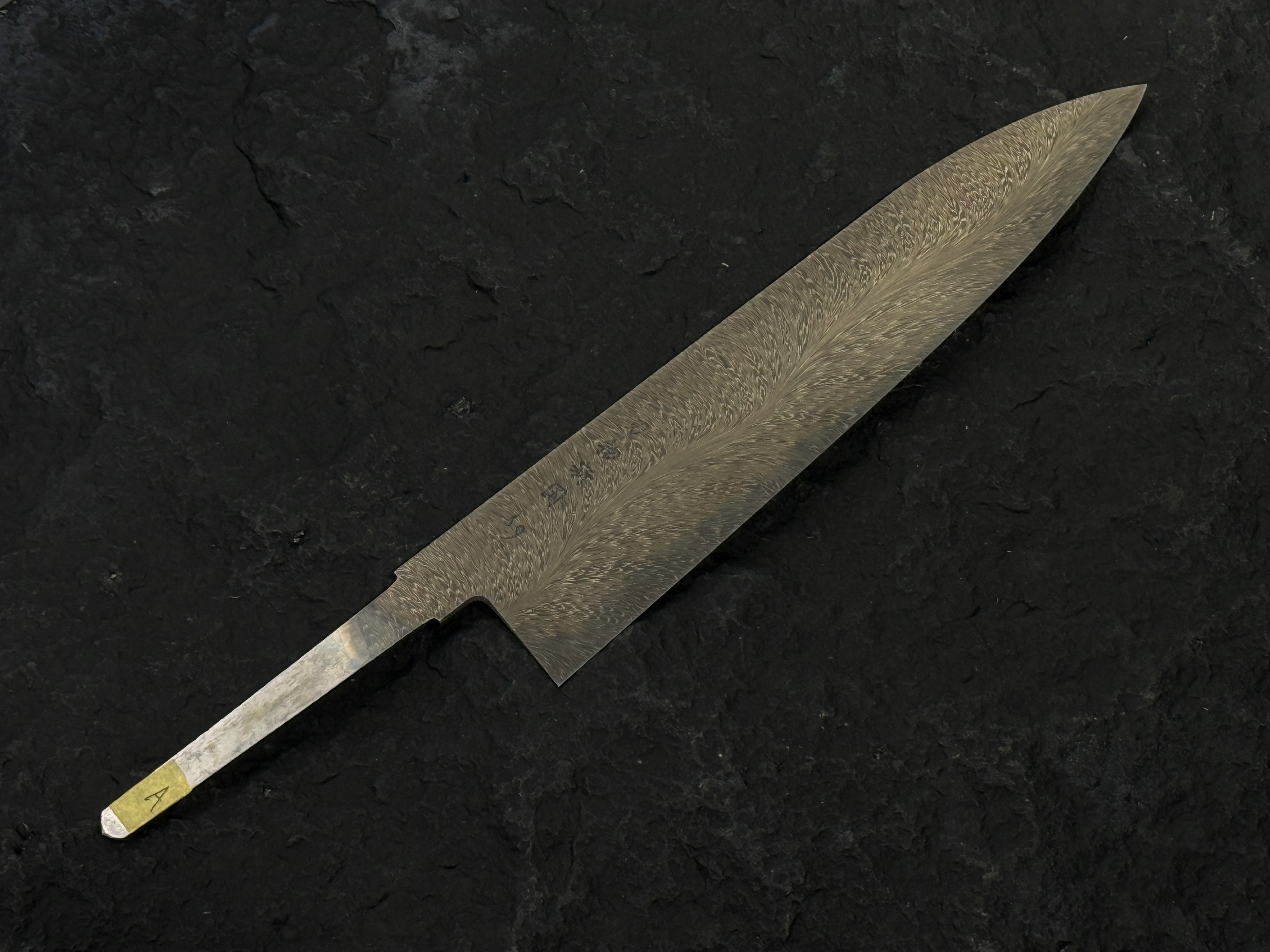 (A) 新国 1084+15N20 羽毛大馬士革鋼 牛刀