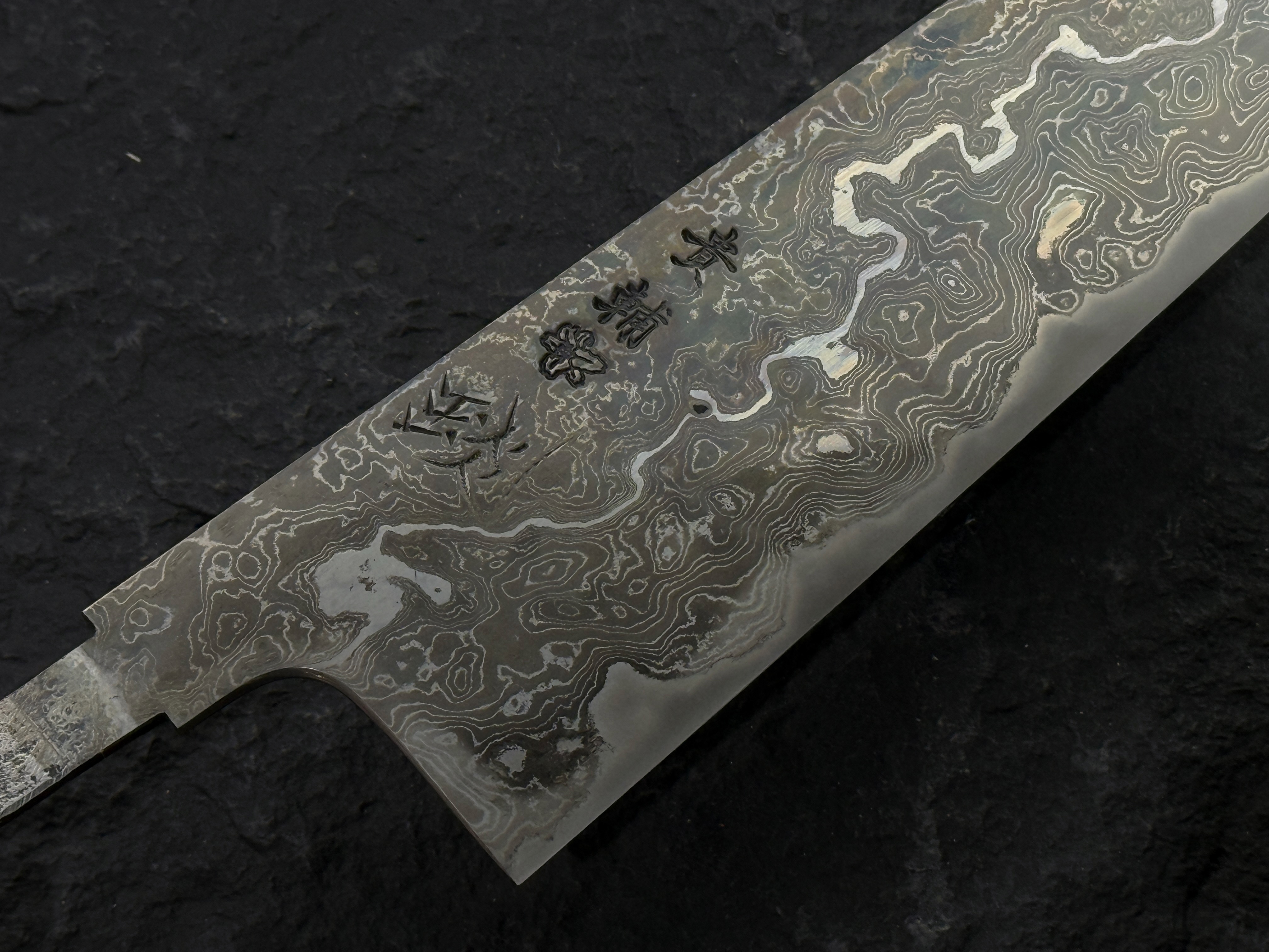 (E) 貴輔 x 新国 墨琰 牛刀