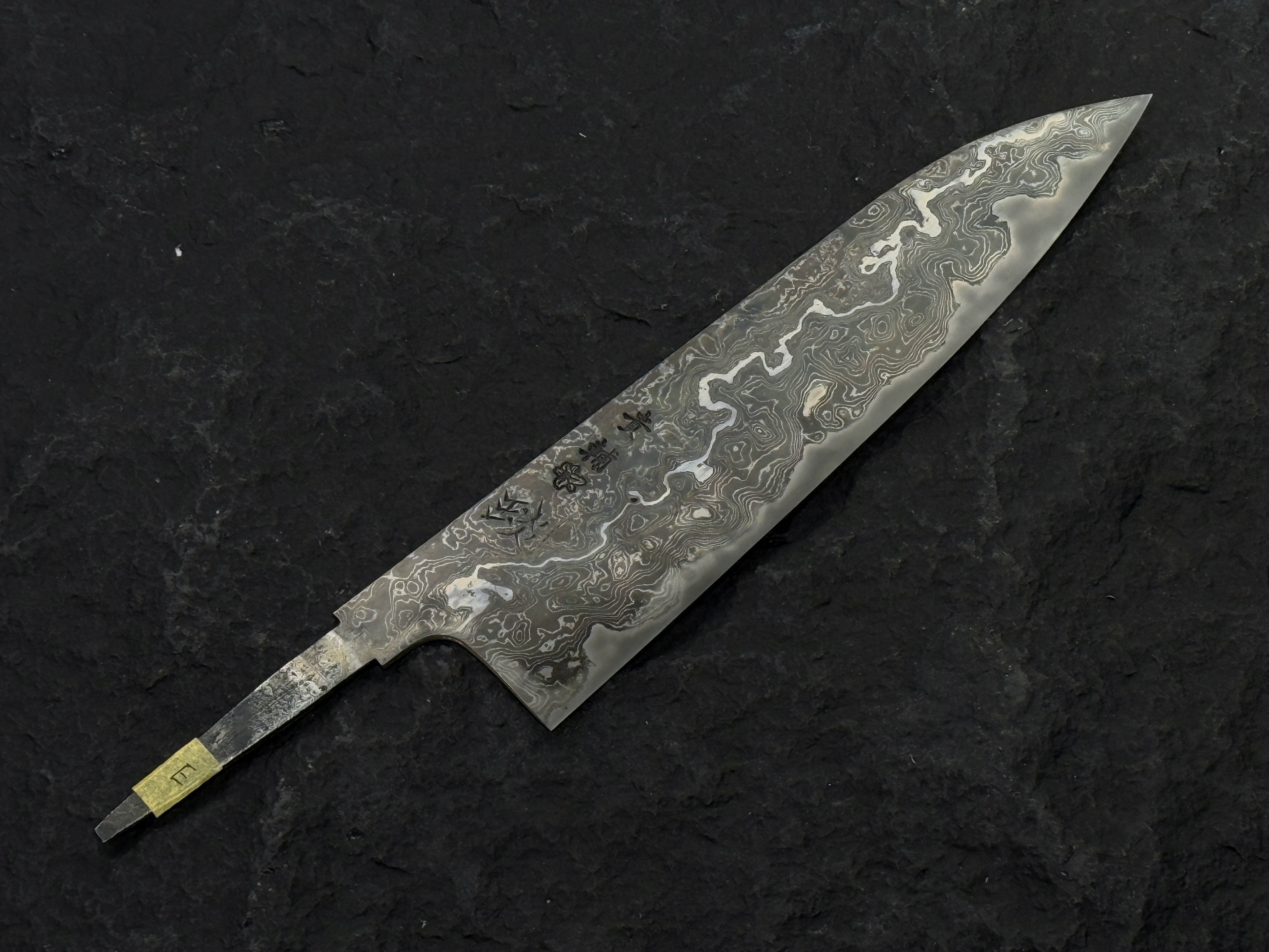 (E) 貴輔 x 新国 墨琰 牛刀