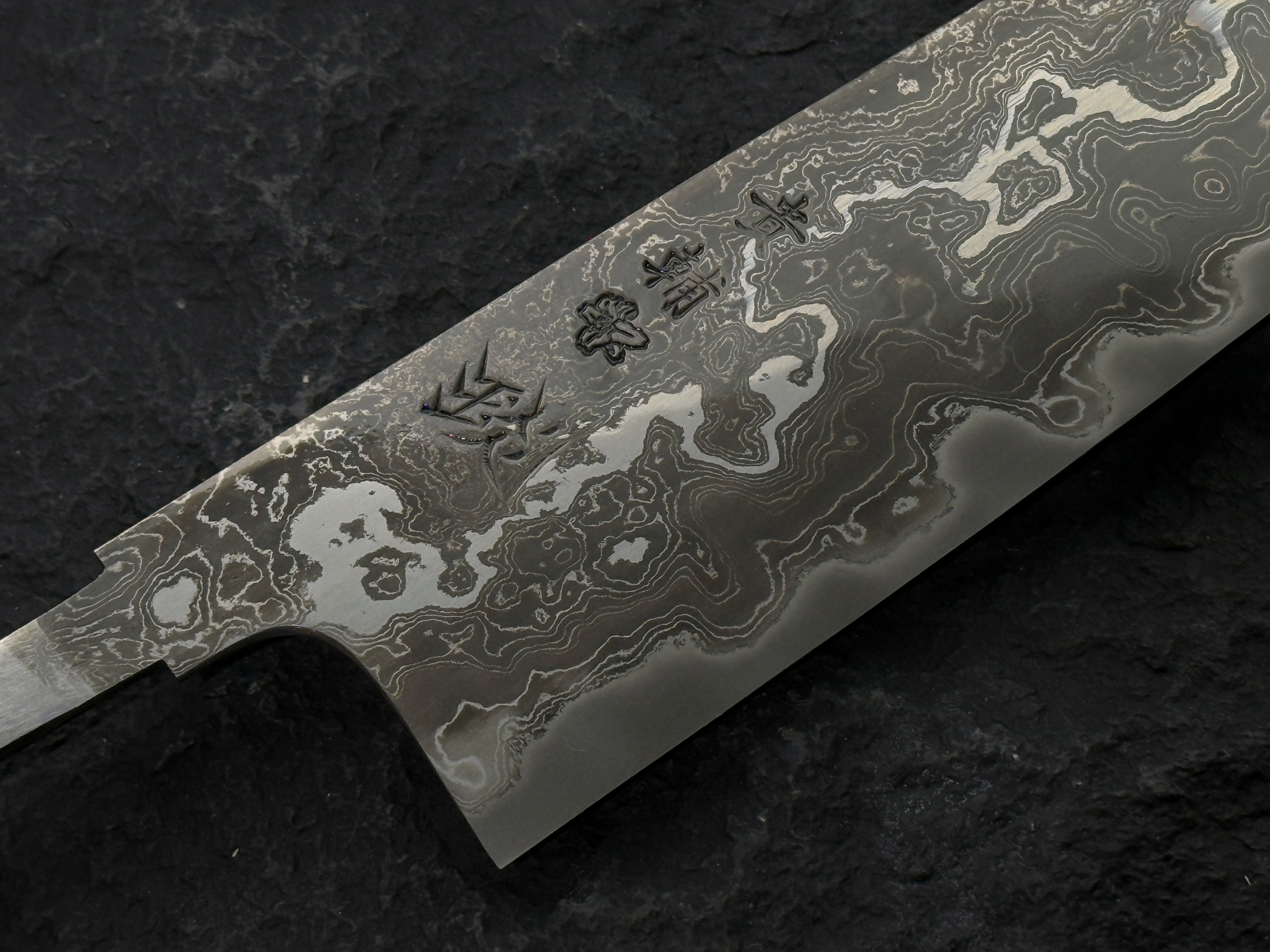 (C) 貴輔 x 新国 墨琰 牛刀