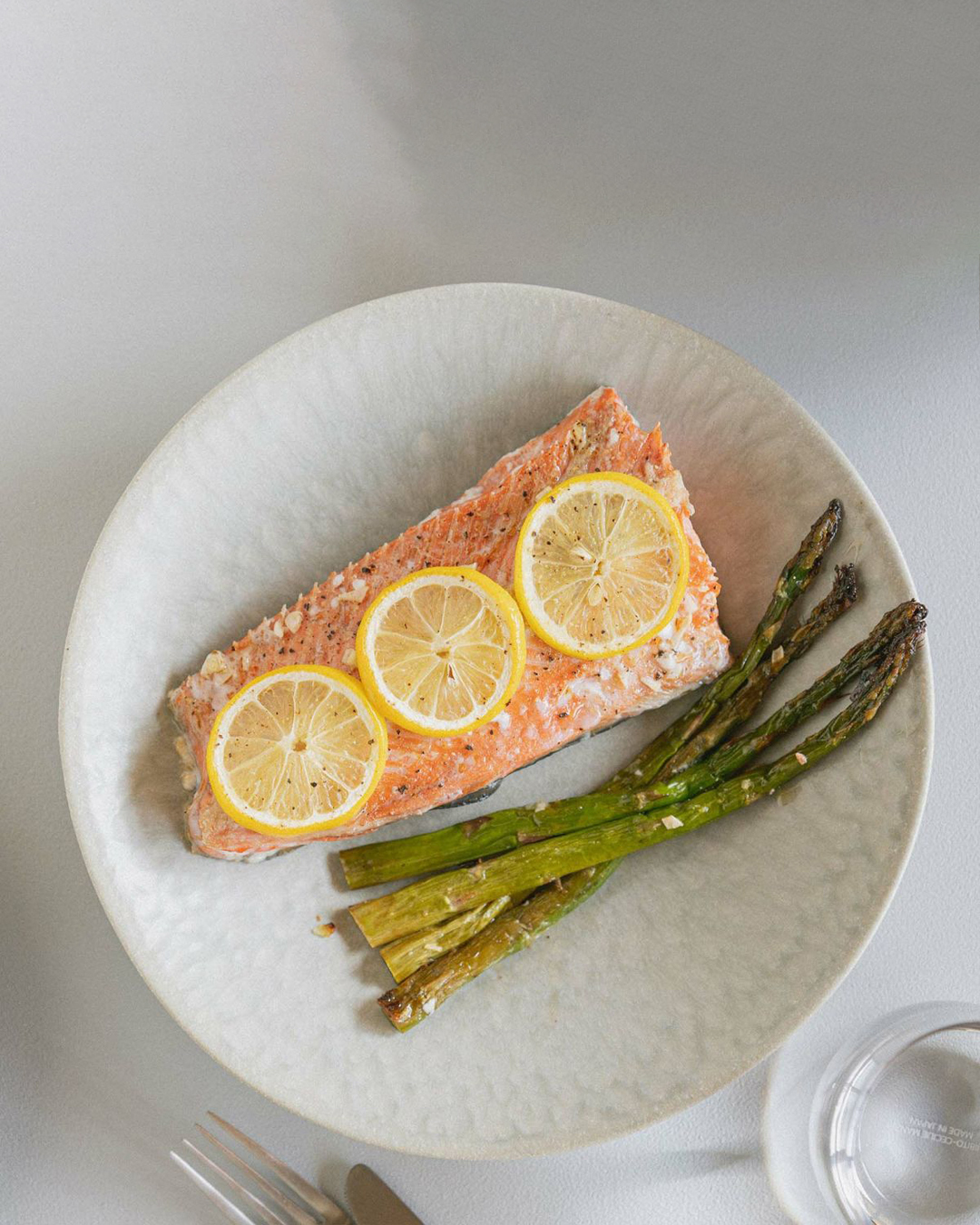 明山窯 HIJICA MELLOW 24cm碟 淡藍白｜信樂燒