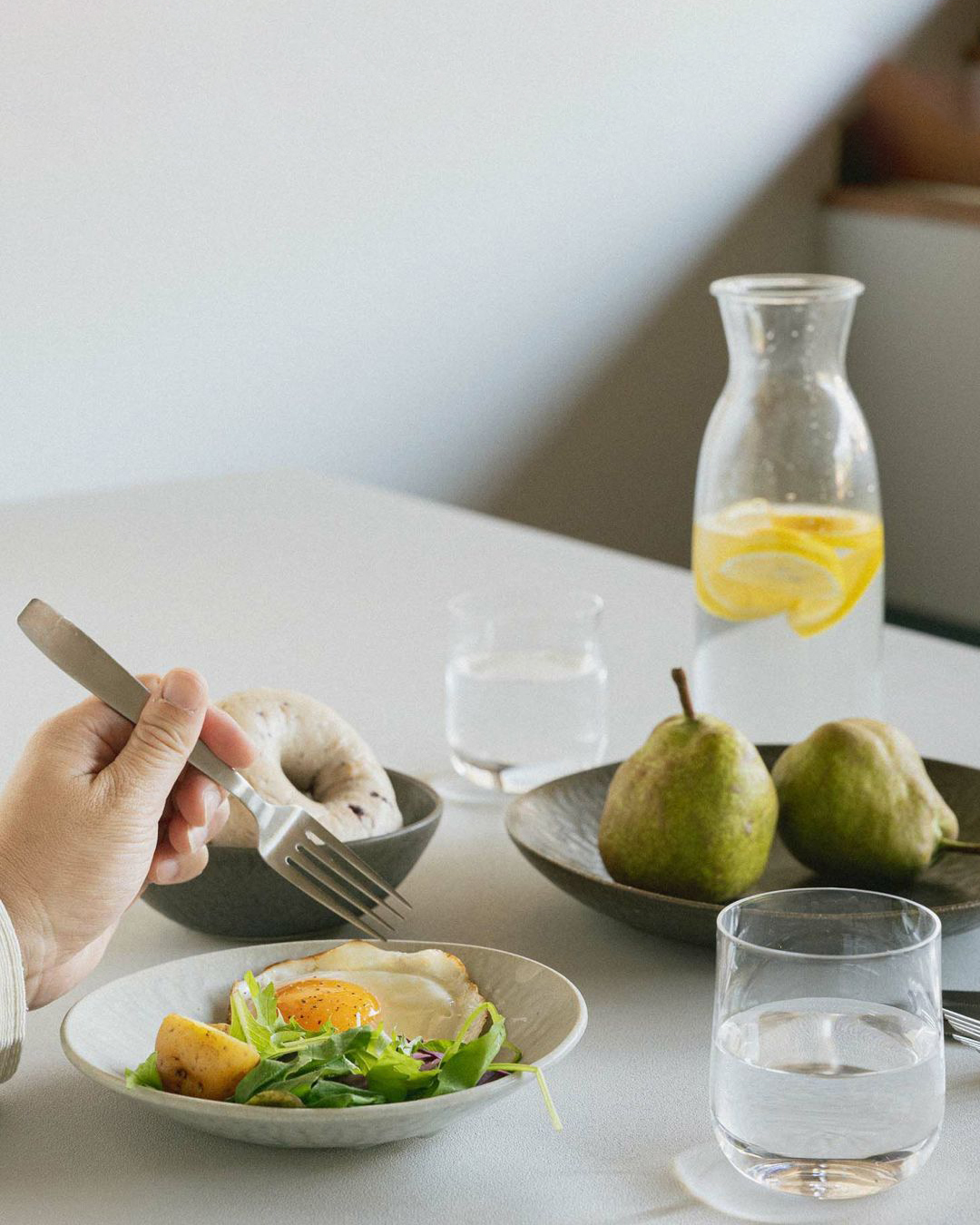 明山窯 HIJICA MELLOW 19cm碟 淡藍白｜信樂燒