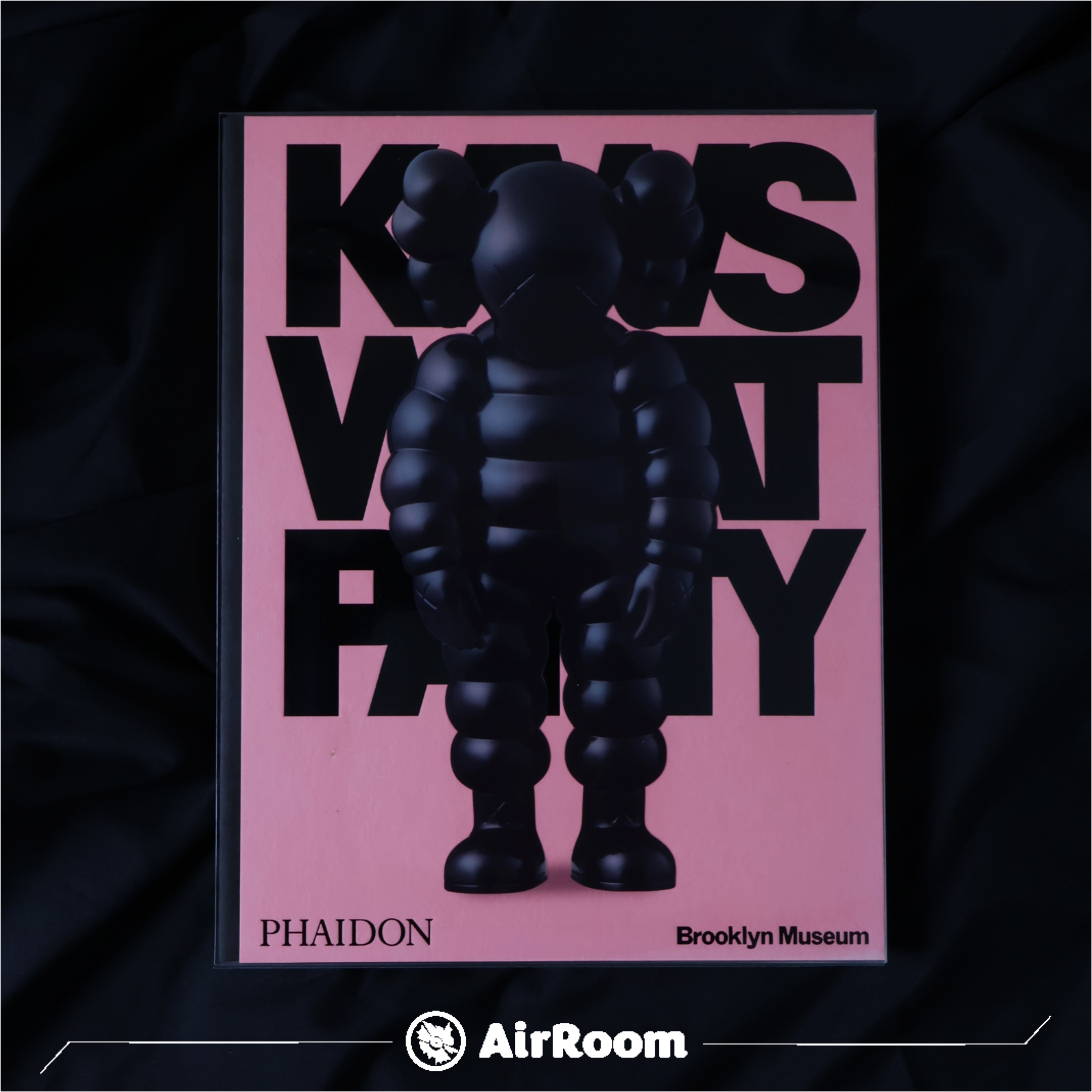 2026SS KAWS What Party PHAIDON (Black on Pink edition) 書籍精裝 目錄 型錄 現貨